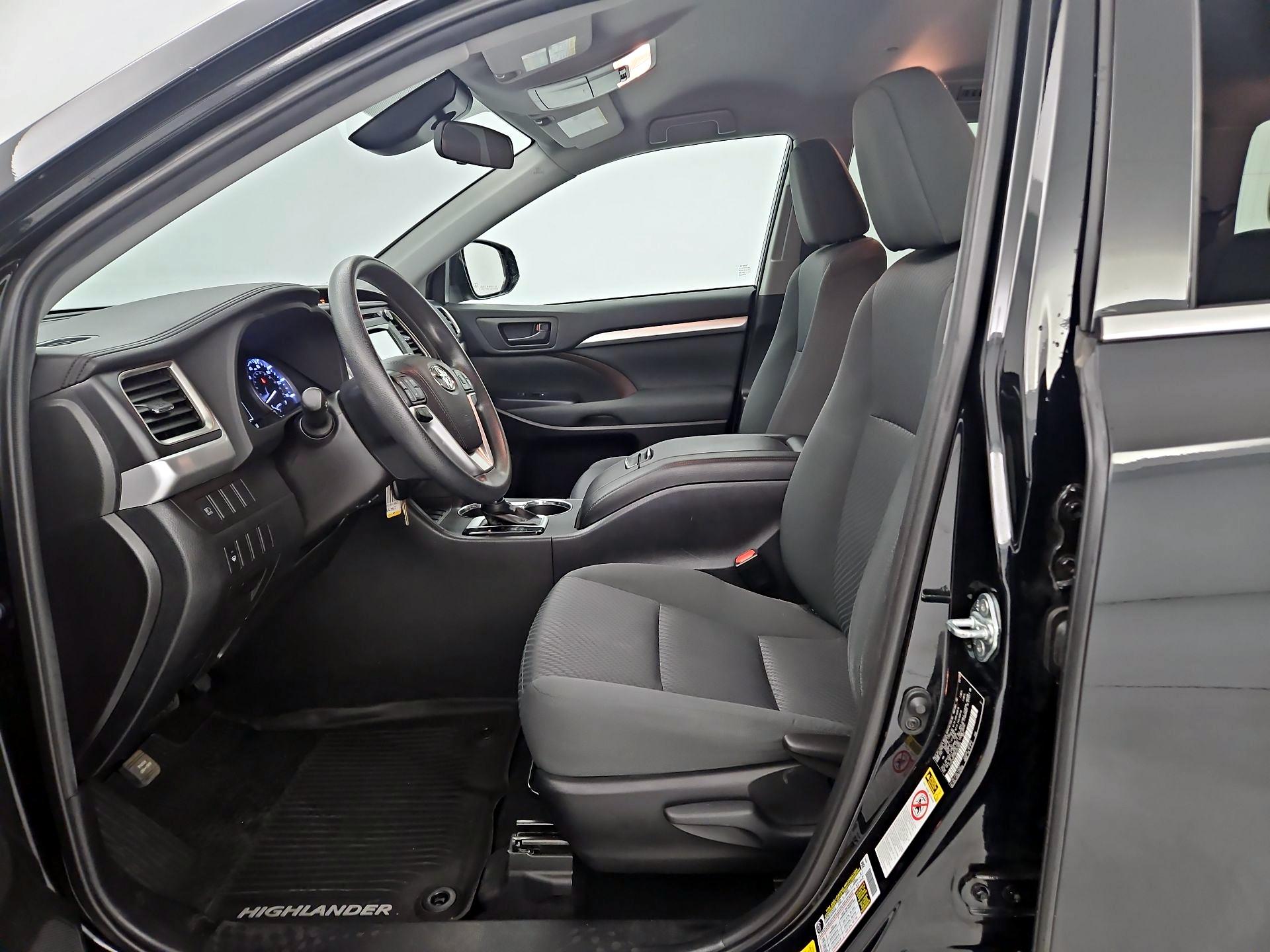 Thumbnail: 2019 Toyota Highlander - 11