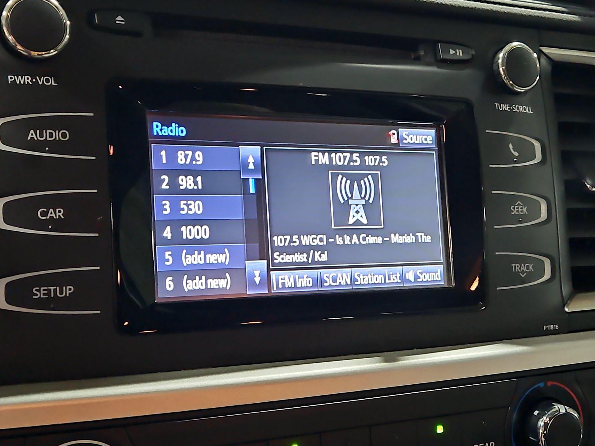Thumbnail: 2019 Toyota Highlander - 15