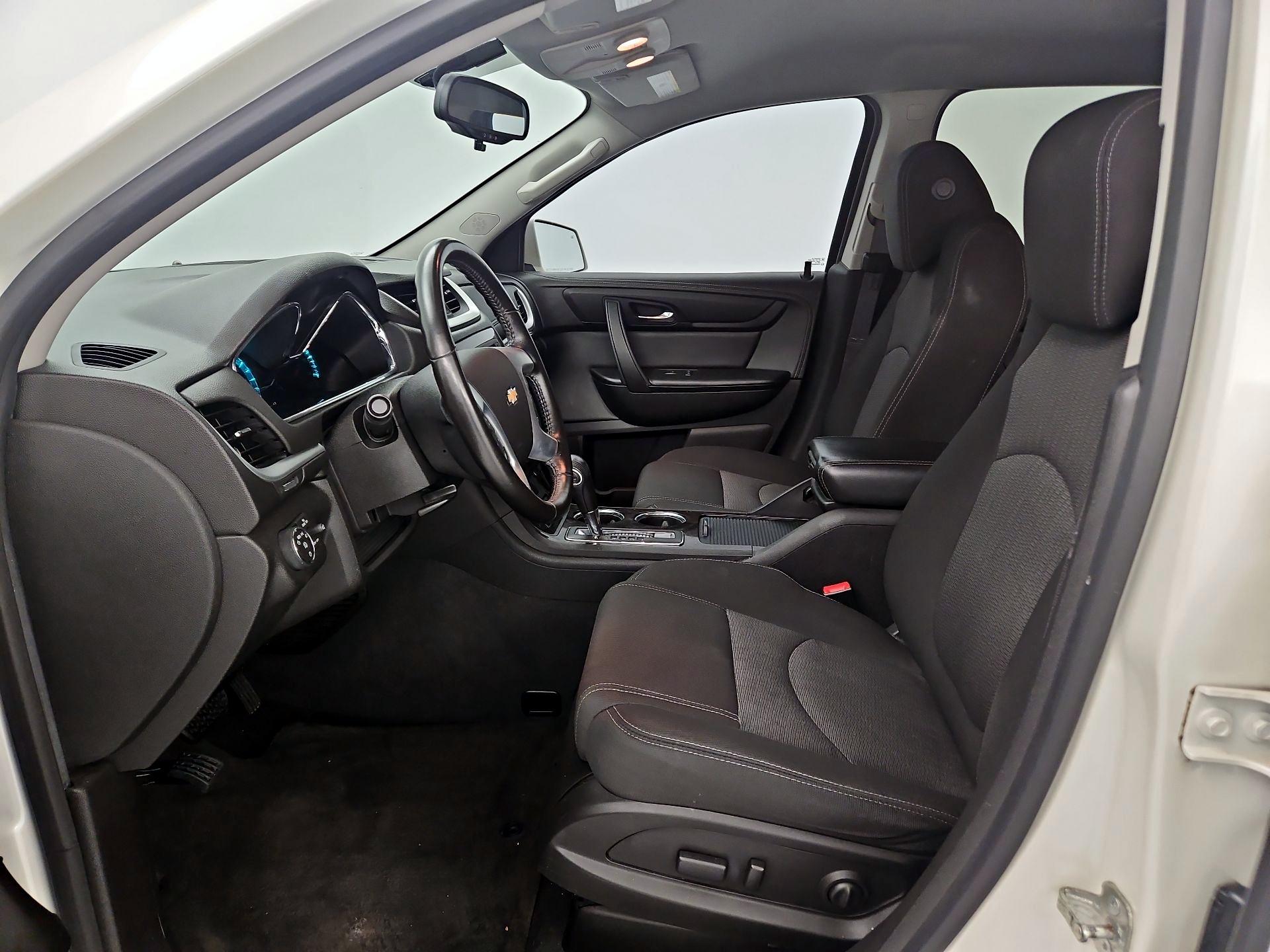 Thumbnail: 2015 Chevrolet Traverse - 11