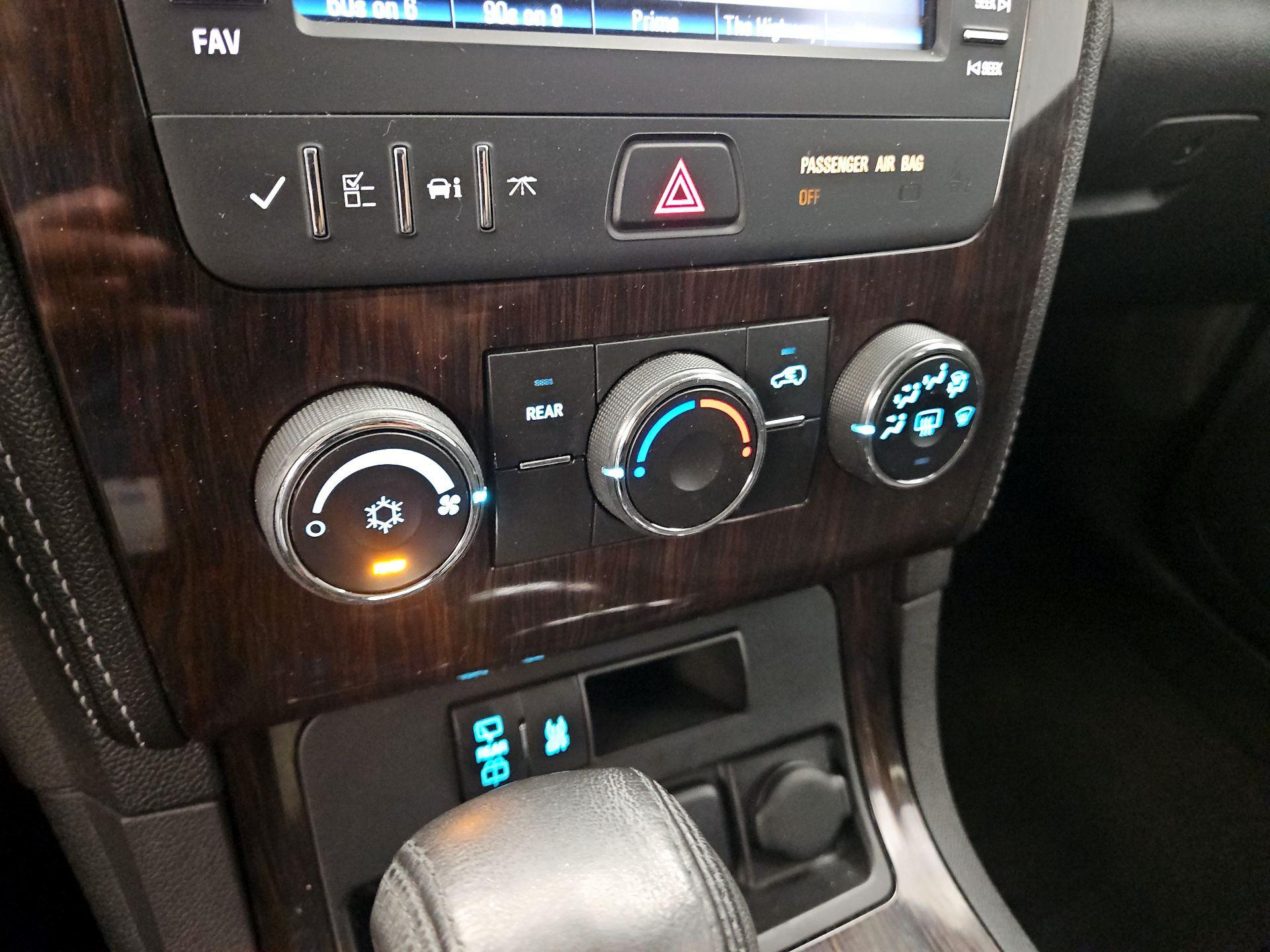 Thumbnail: 2015 Chevrolet Traverse - 16