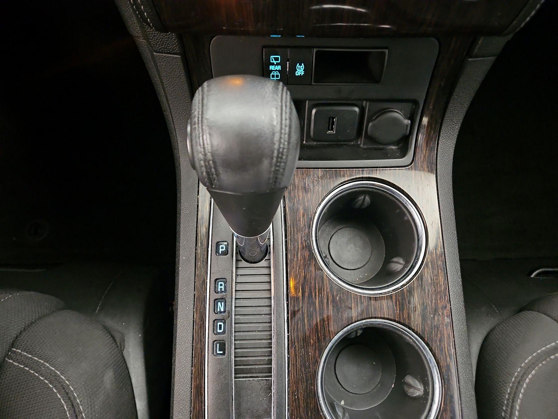 Thumbnail: 2015 Chevrolet Traverse - 17