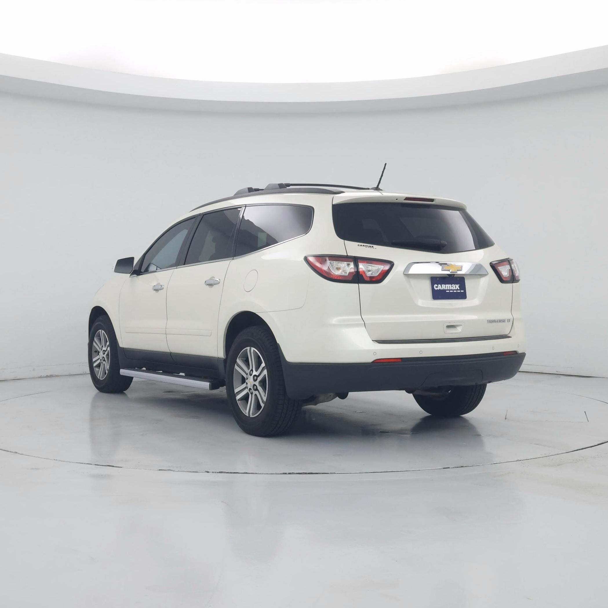 Thumbnail: 2015 Chevrolet Traverse - 2