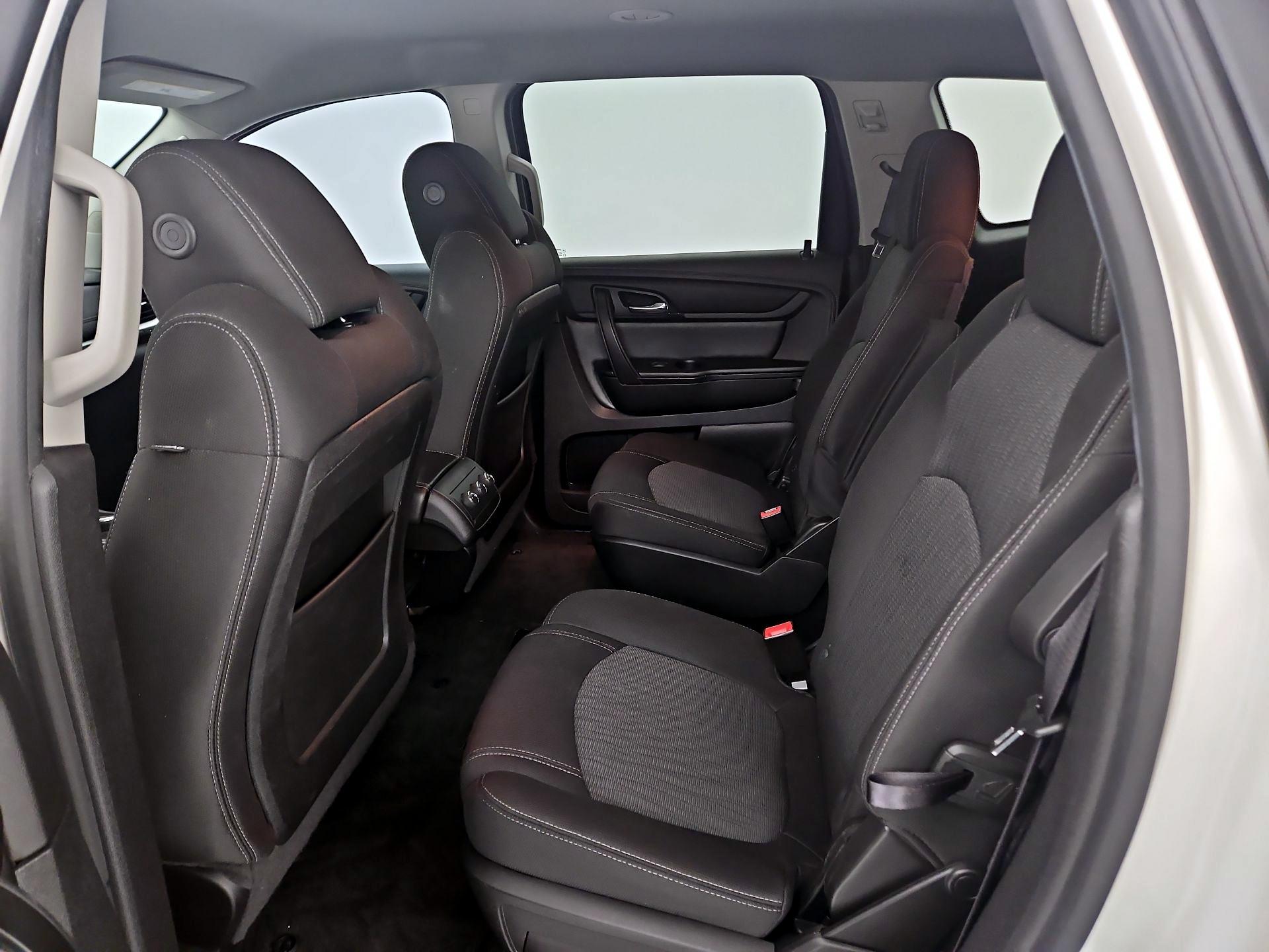 Thumbnail: 2015 Chevrolet Traverse - 19
