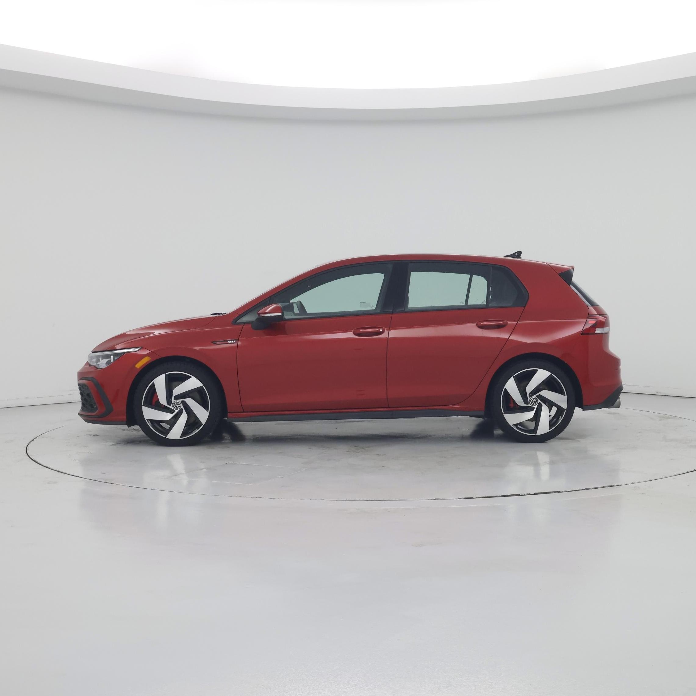 Thumbnail: 2023 Volkswagen Golf - 3