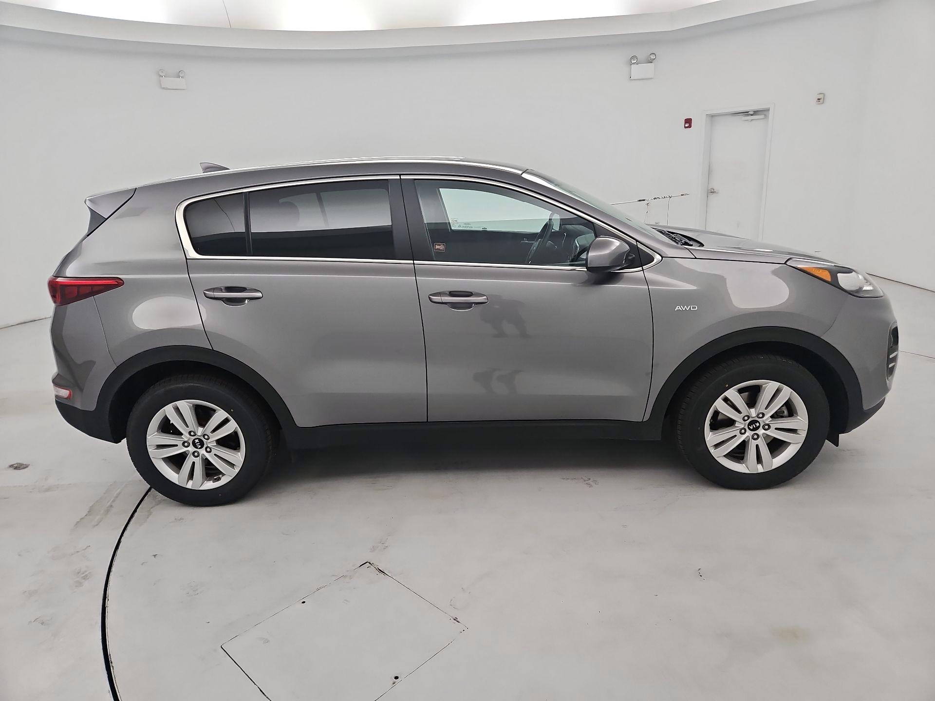 Thumbnail: 2018 Kia Sportage - 4