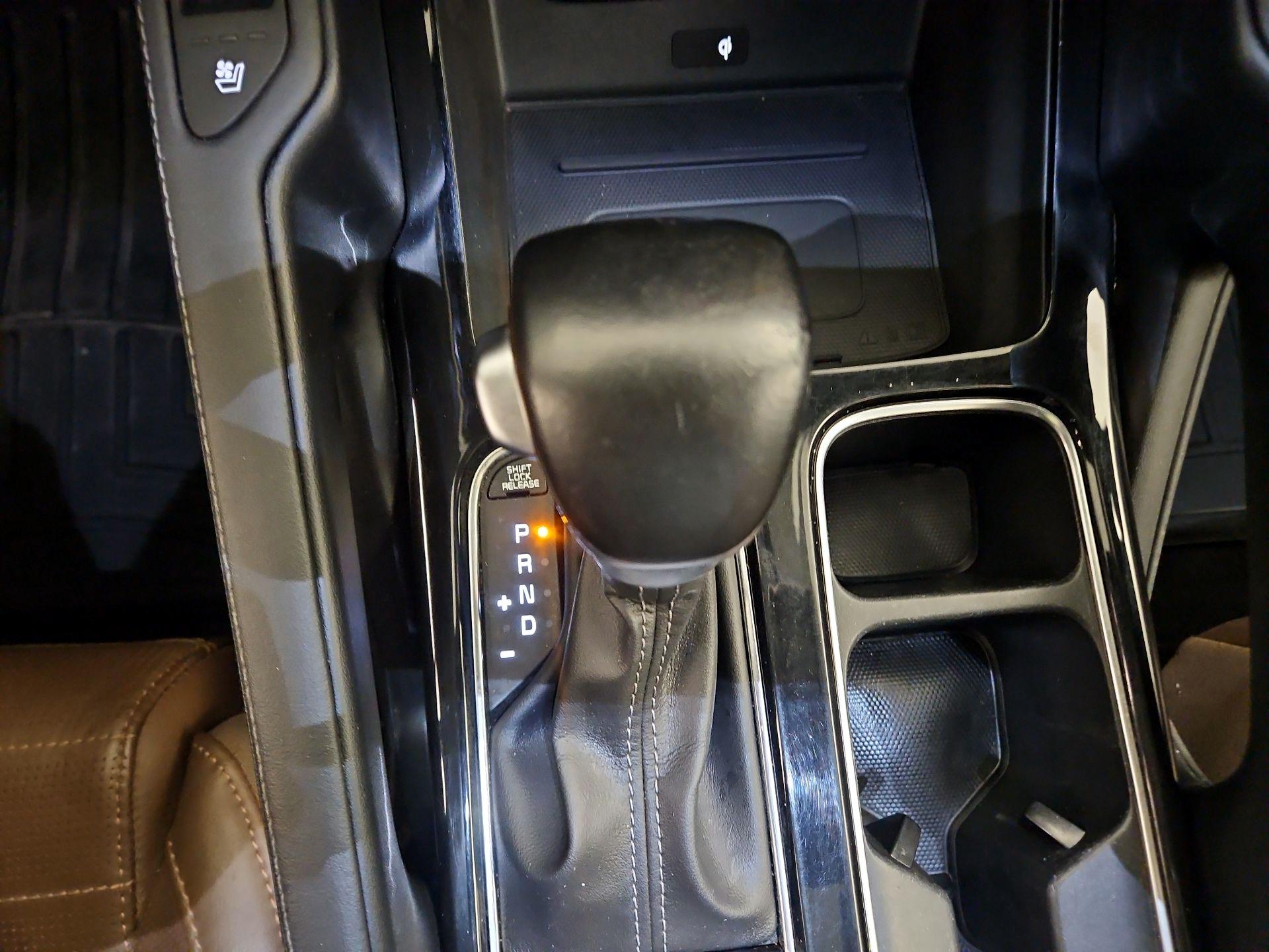 Thumbnail: 2021 Kia Telluride - 16