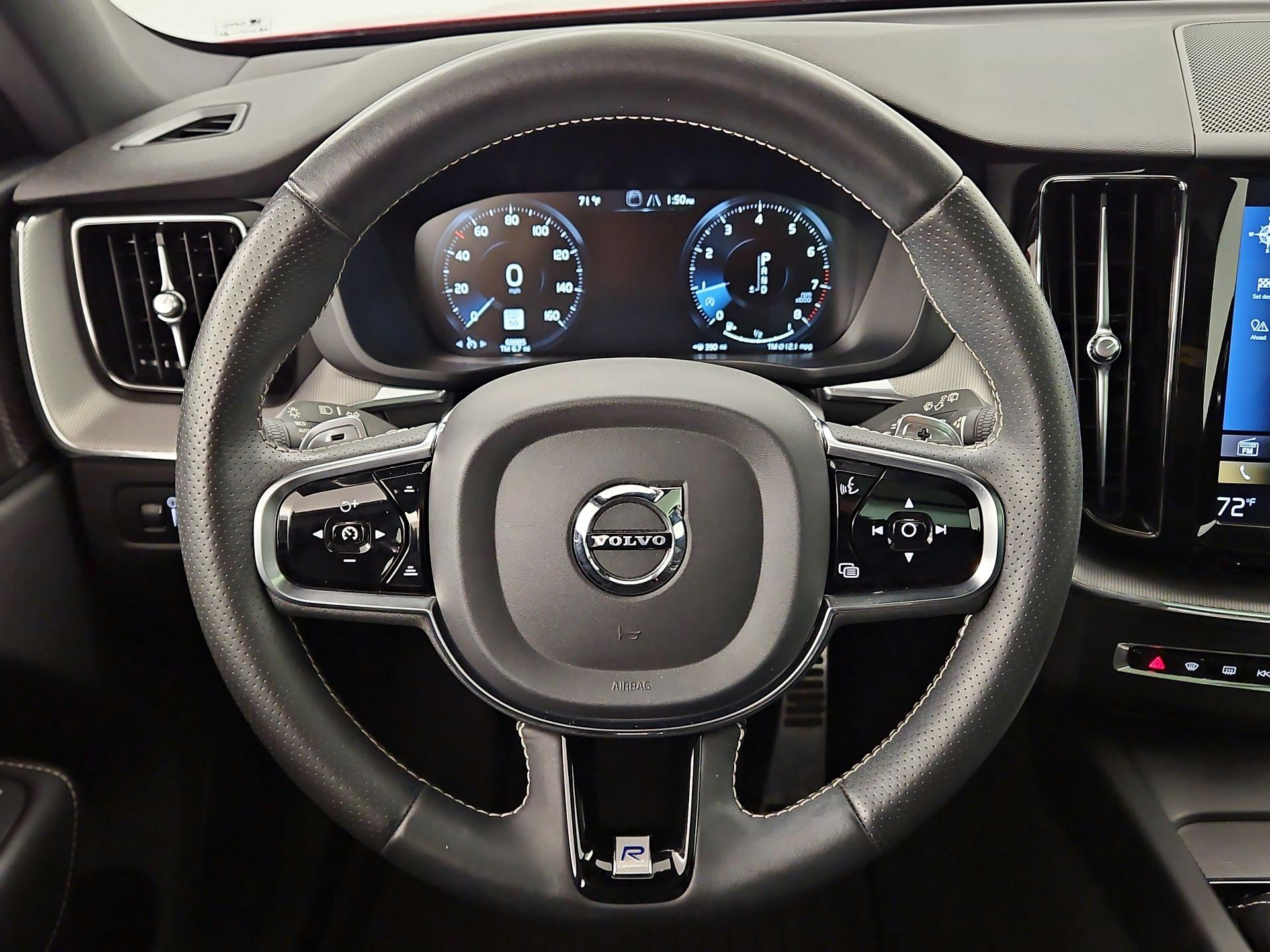 Thumbnail: 2019 Volvo XC60 - 10
