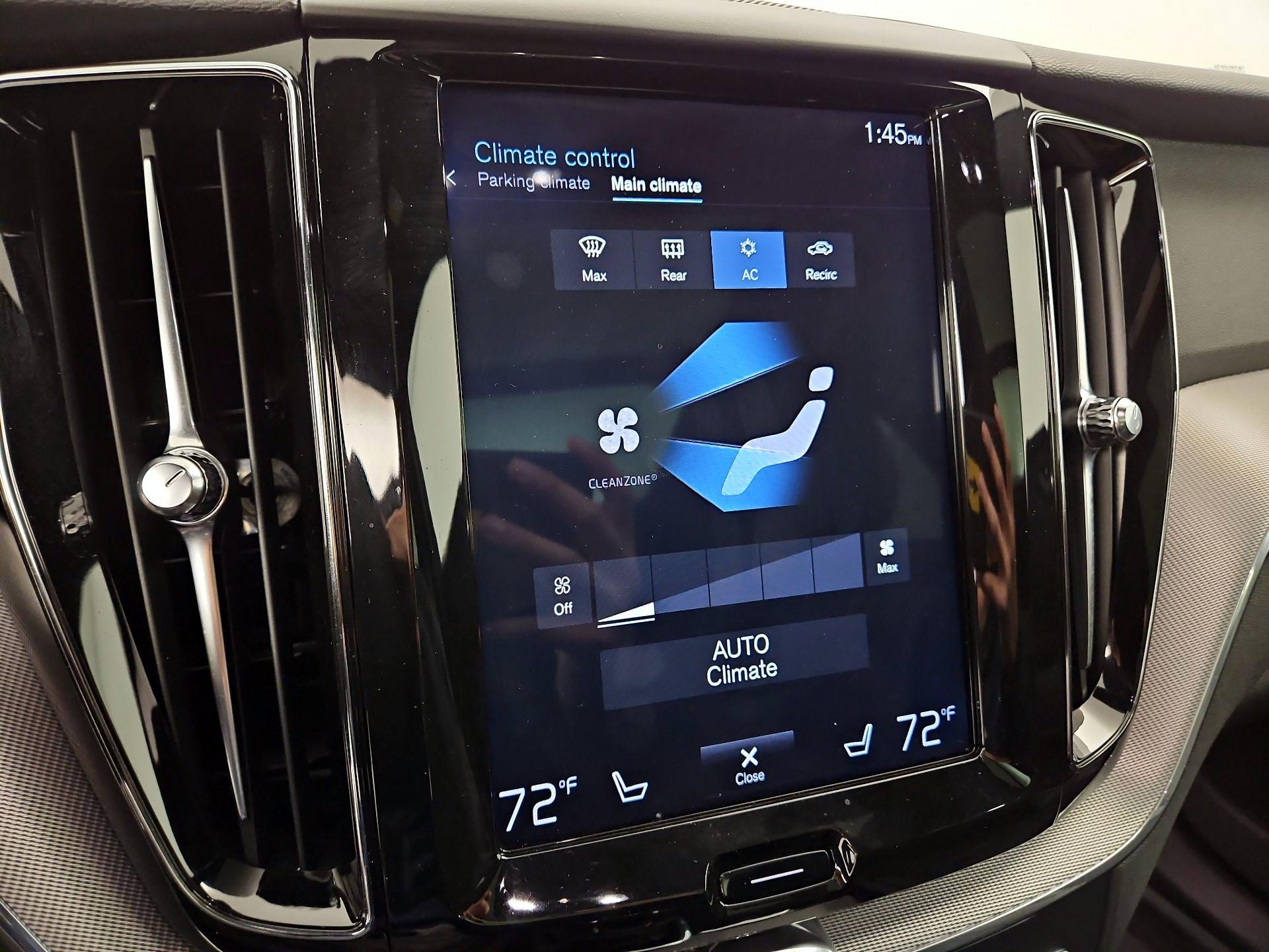 Thumbnail: 2019 Volvo XC60 - 17