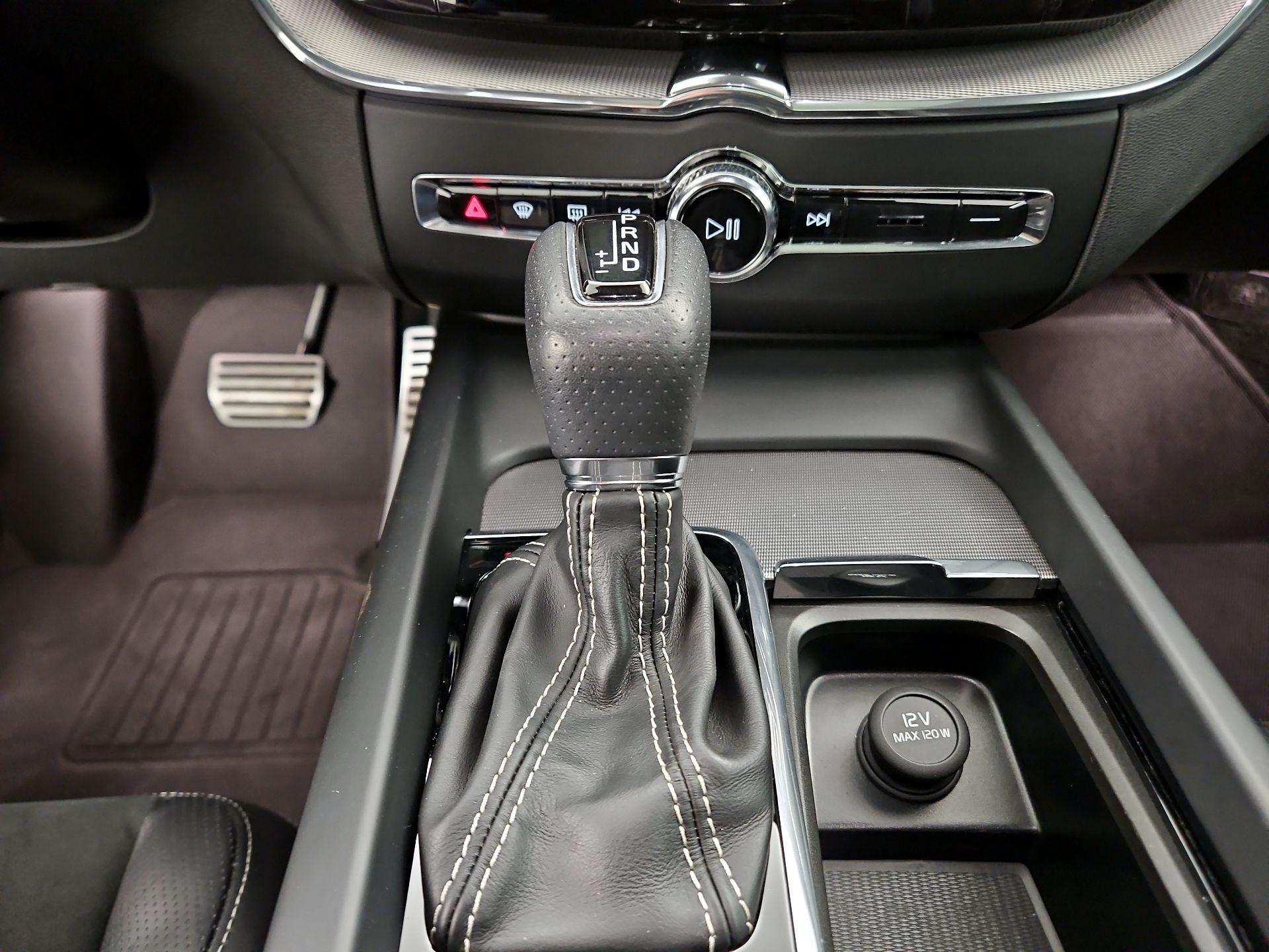 Thumbnail: 2019 Volvo XC60 - 18