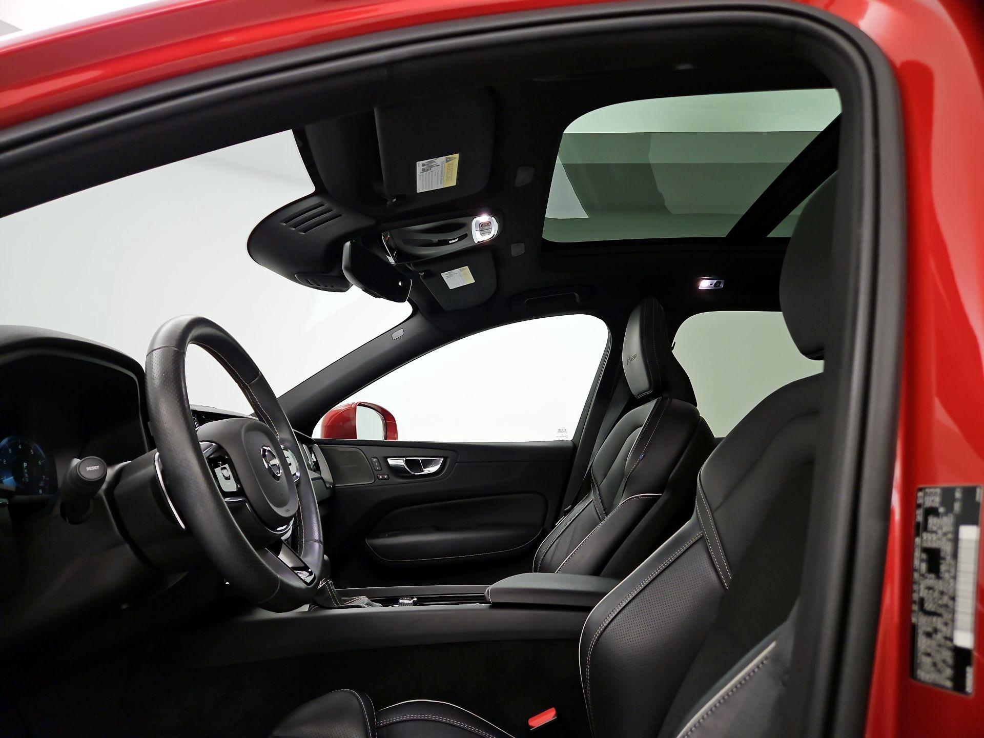 Thumbnail: 2019 Volvo XC60 - 20