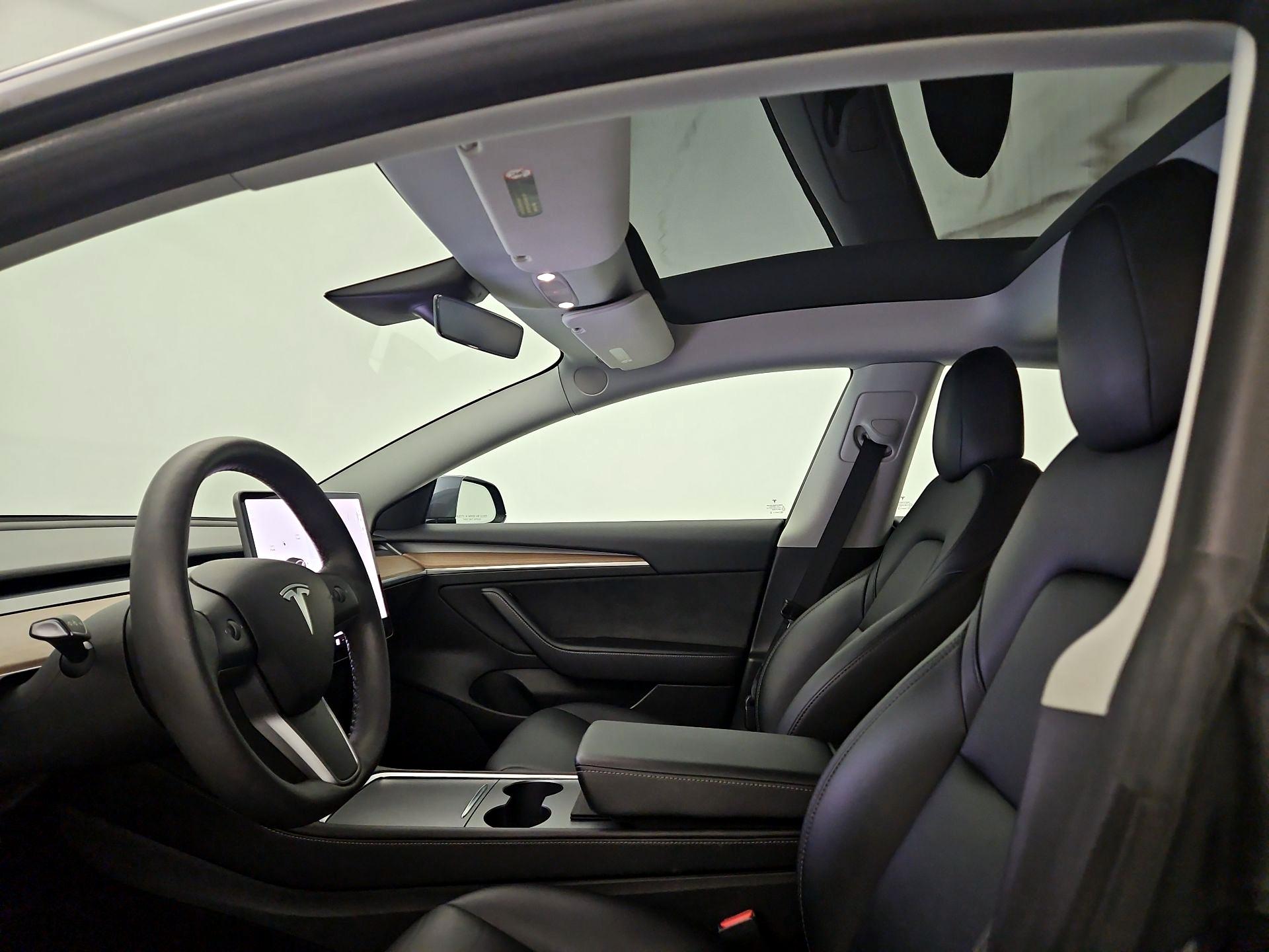 Thumbnail: 2022 Tesla Model 3 - 16