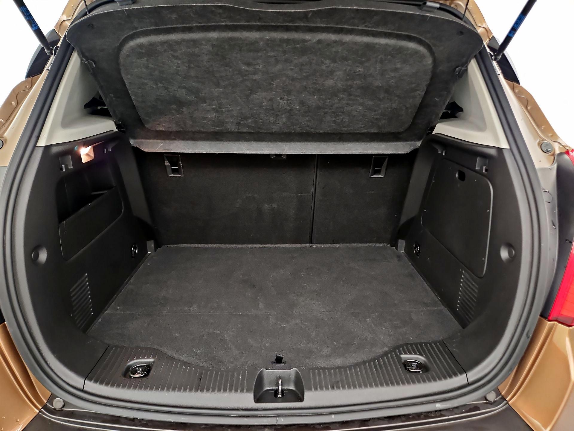 Thumbnail: 2016 Buick Encore - 18