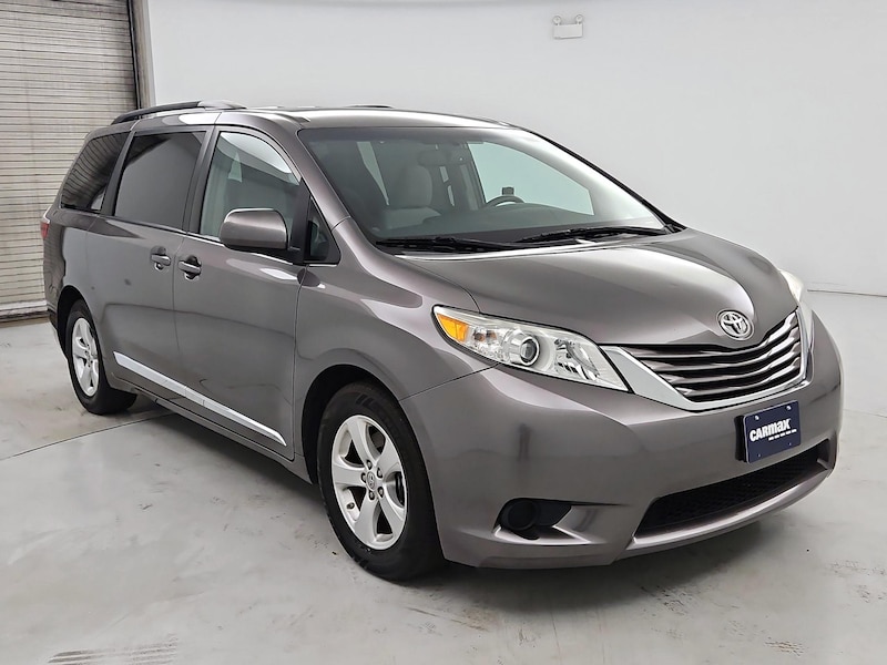 2017 Toyota Sienna LE -
                  Hillside, IL