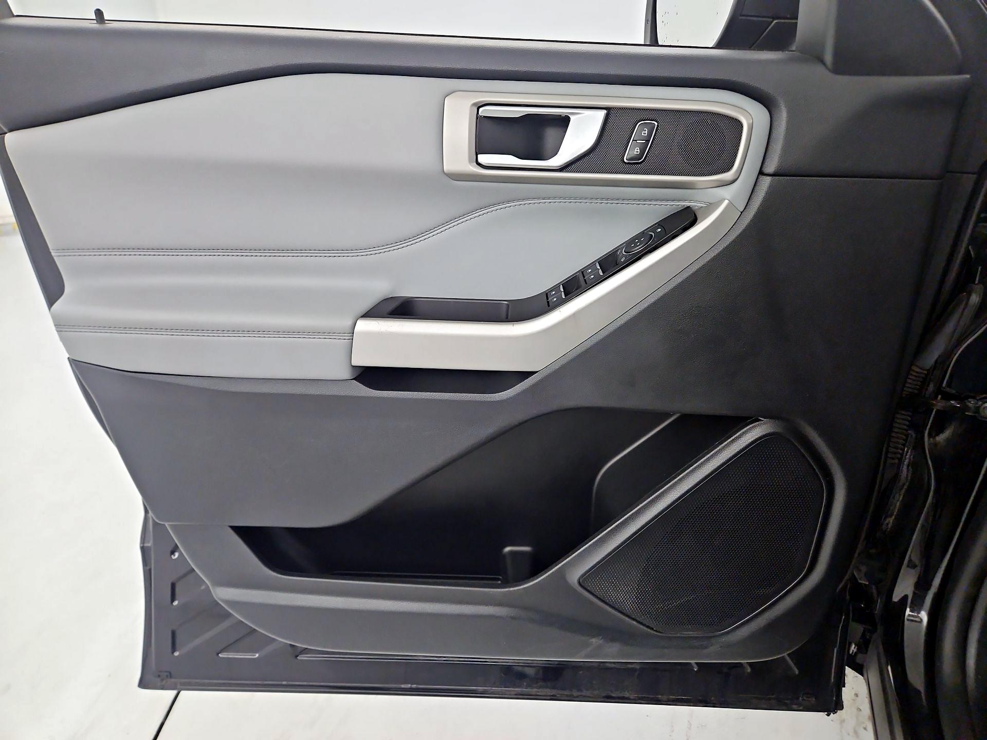 Thumbnail: 2021 Ford Explorer - 10