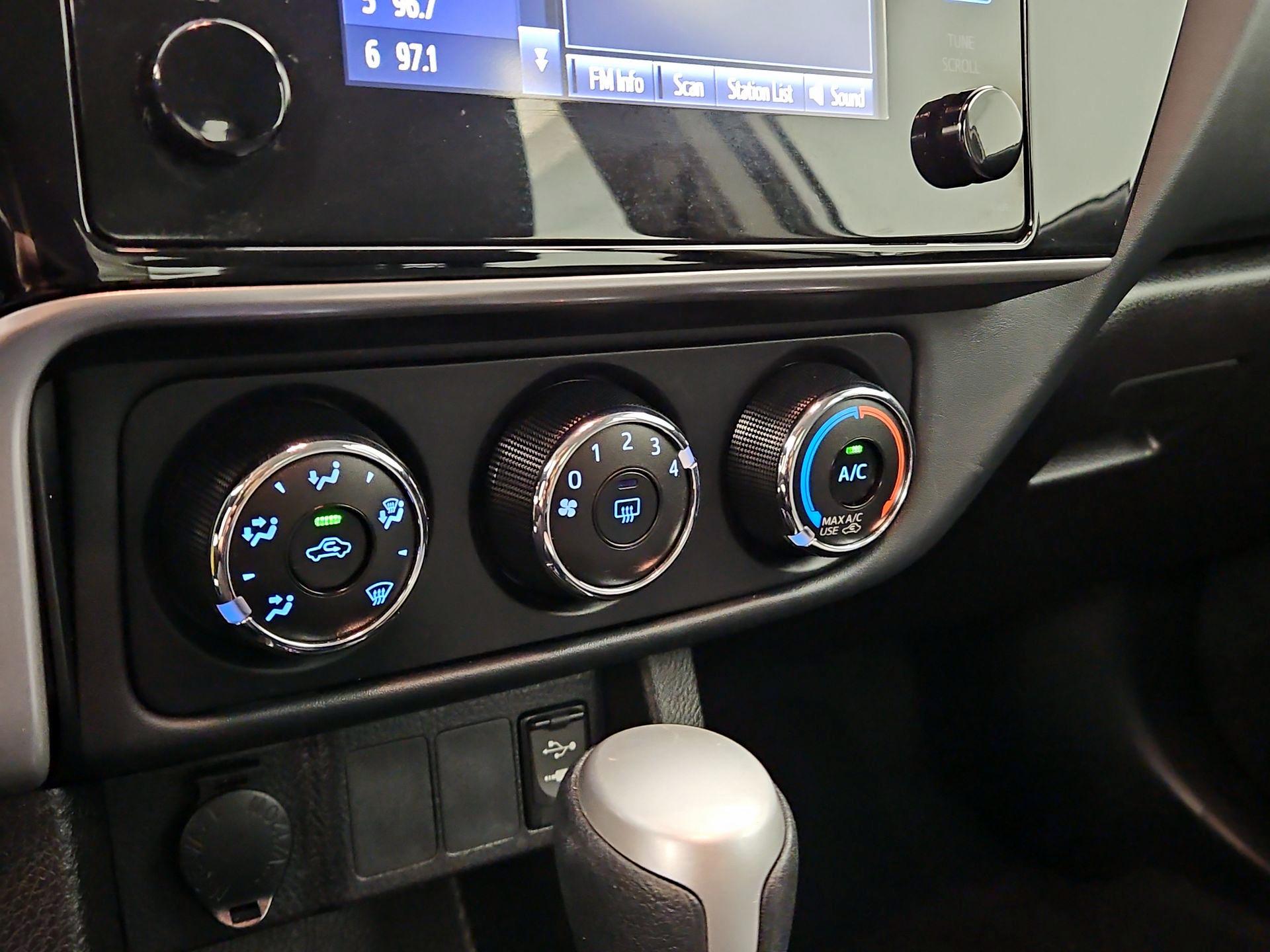Thumbnail: 2017 Toyota Corolla - 14