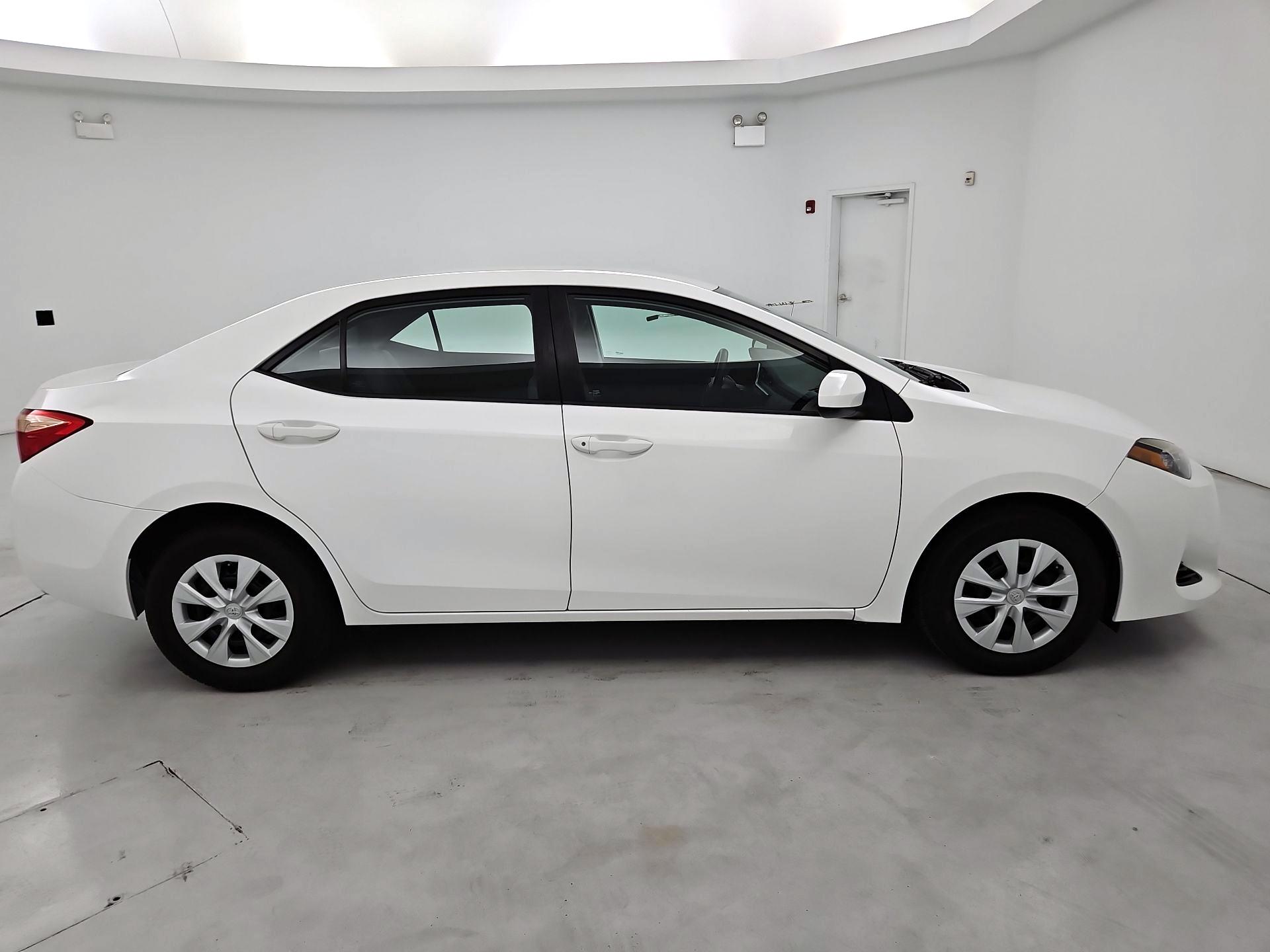 Thumbnail: 2017 Toyota Corolla - 4
