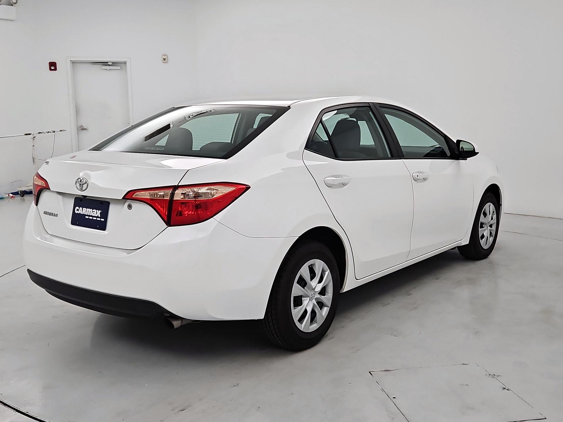 Thumbnail: 2017 Toyota Corolla - 5