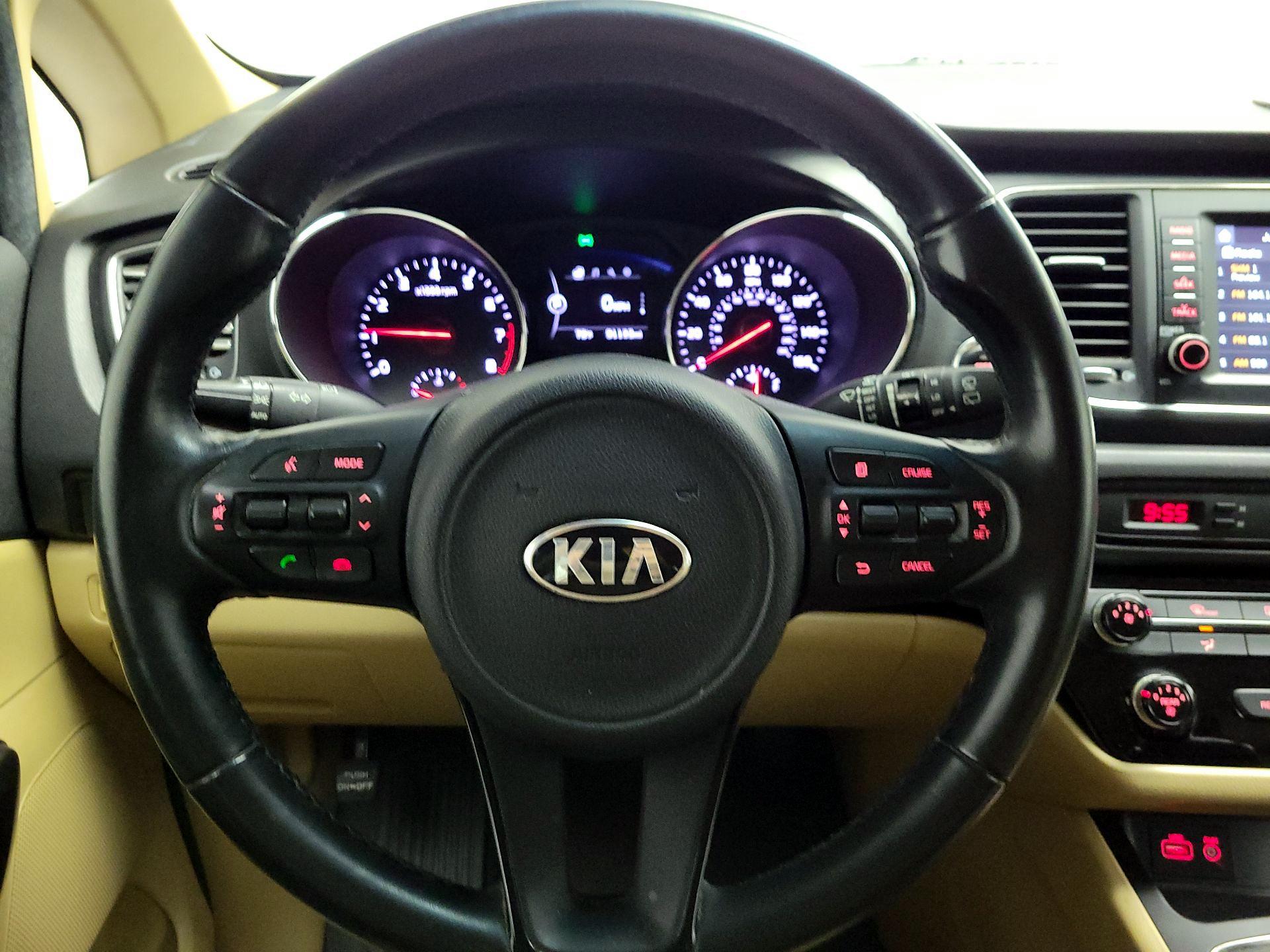 Thumbnail: 2017 Kia Sedona - 10