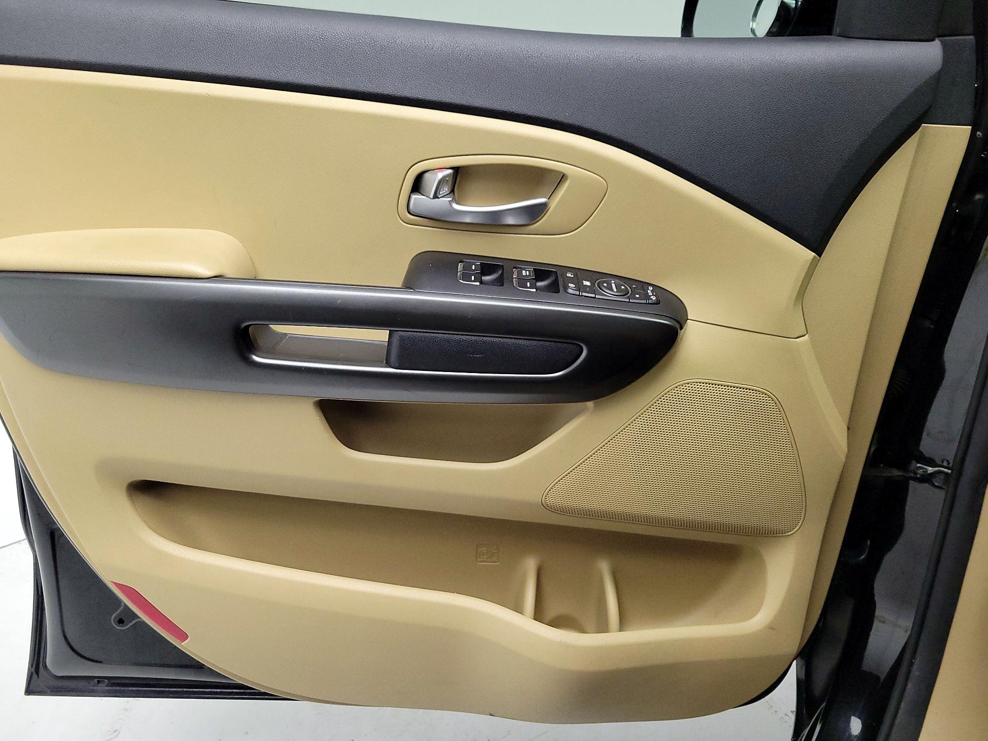 Thumbnail: 2017 Kia Sedona - 12