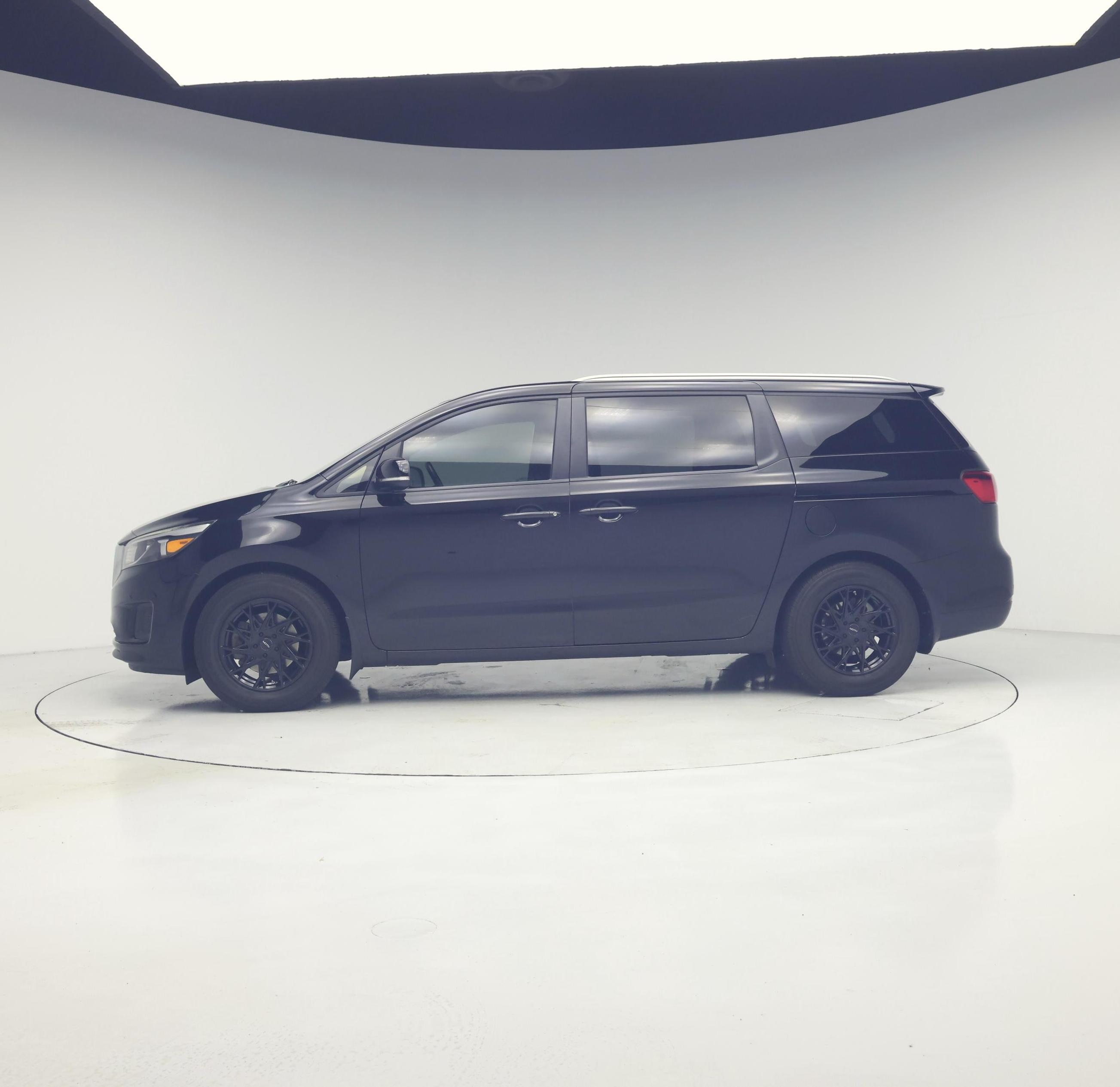Thumbnail: 2017 Kia Sedona - 3