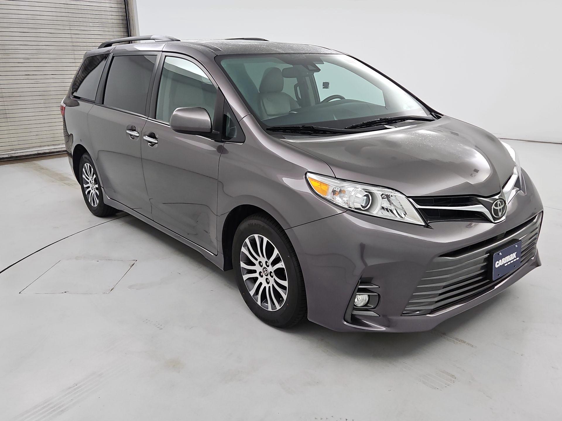 Thumbnail: 2020 Toyota Sienna - 1