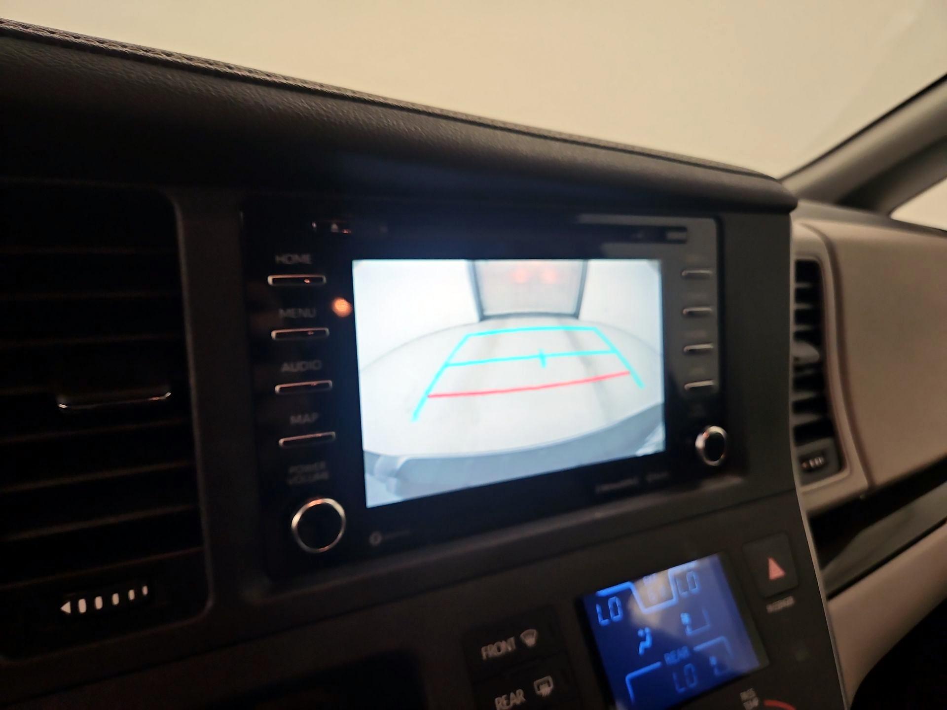 Thumbnail: 2020 Toyota Sienna - 13