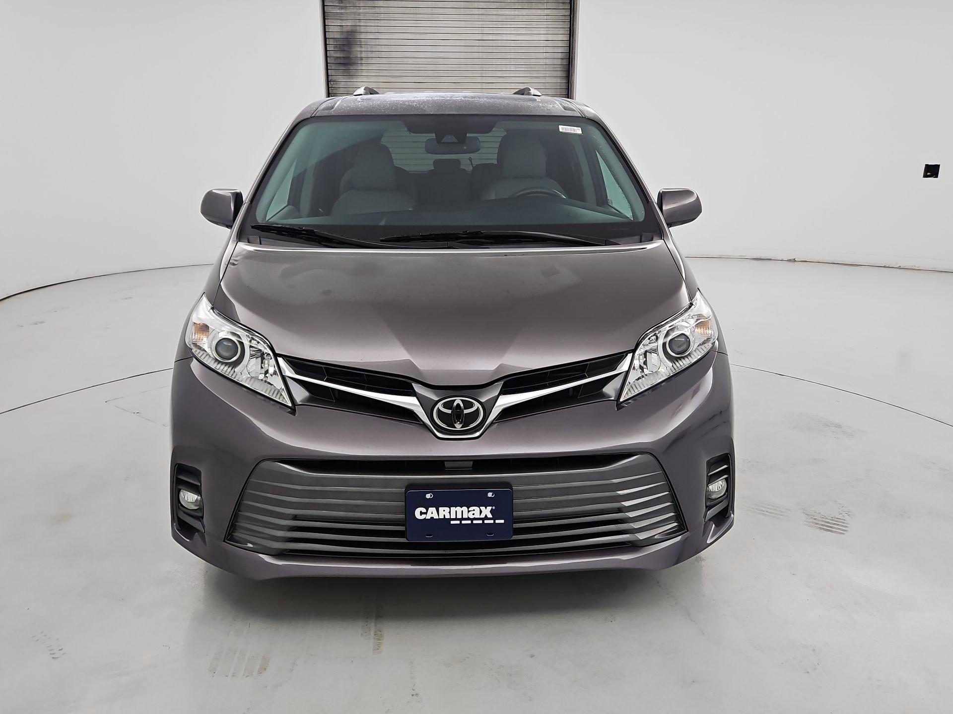 Thumbnail: 2020 Toyota Sienna - 2
