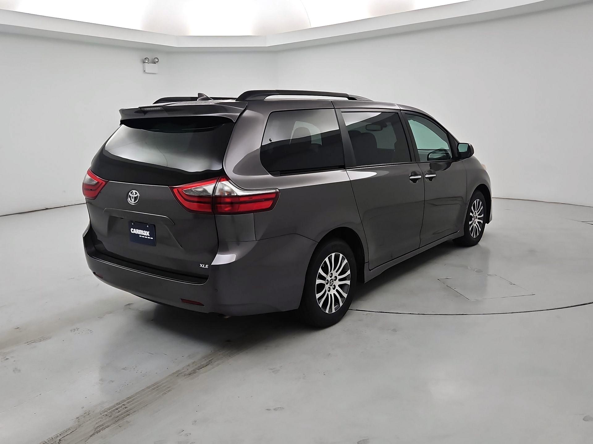Thumbnail: 2020 Toyota Sienna - 5