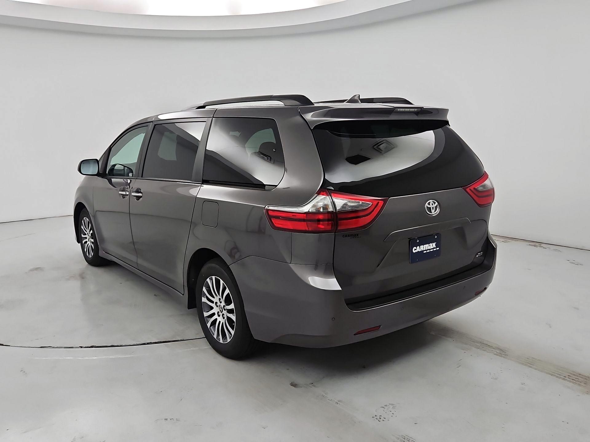 Thumbnail: 2020 Toyota Sienna - 7