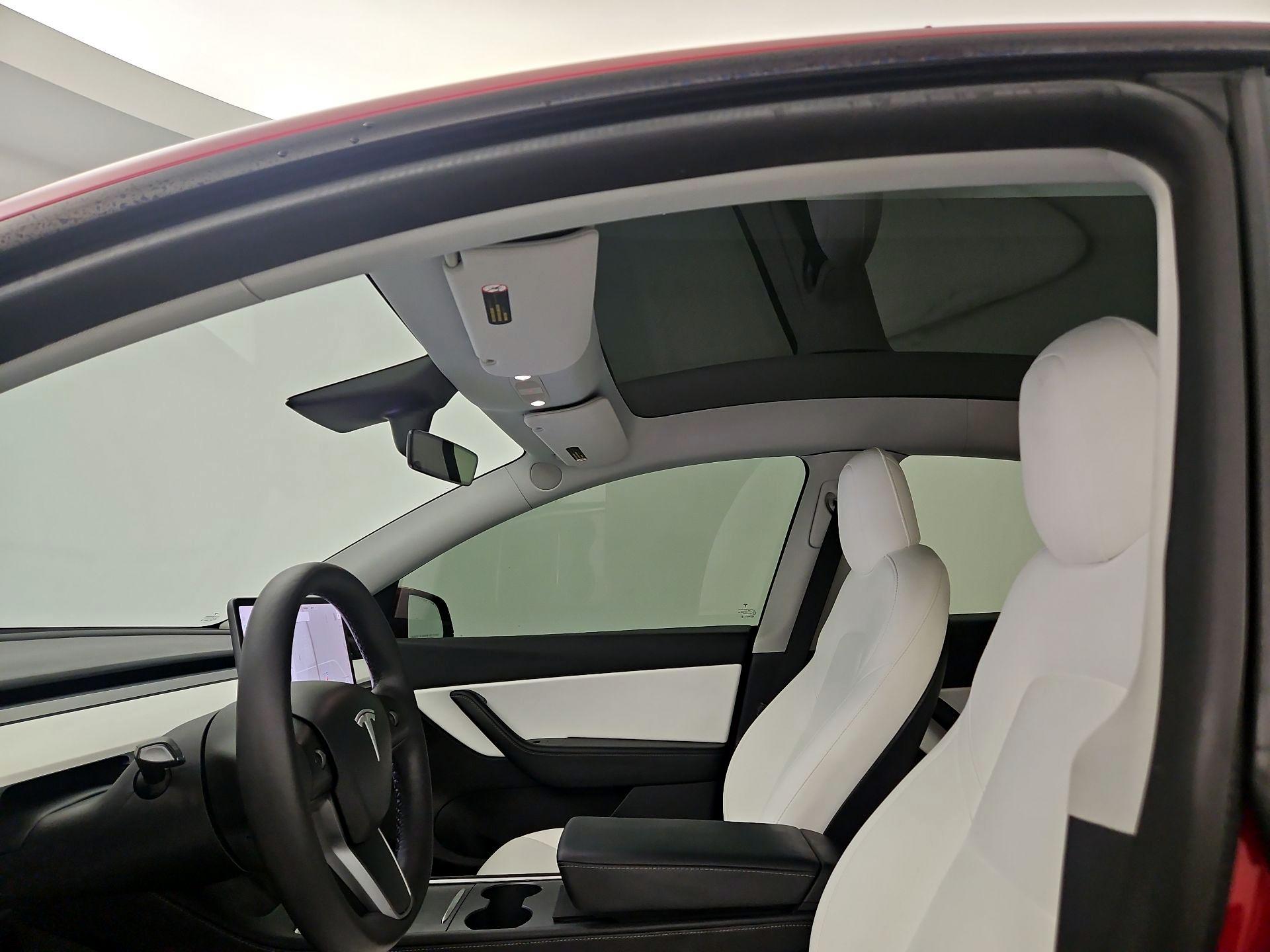 Thumbnail: 2021 Tesla Model Y - 16