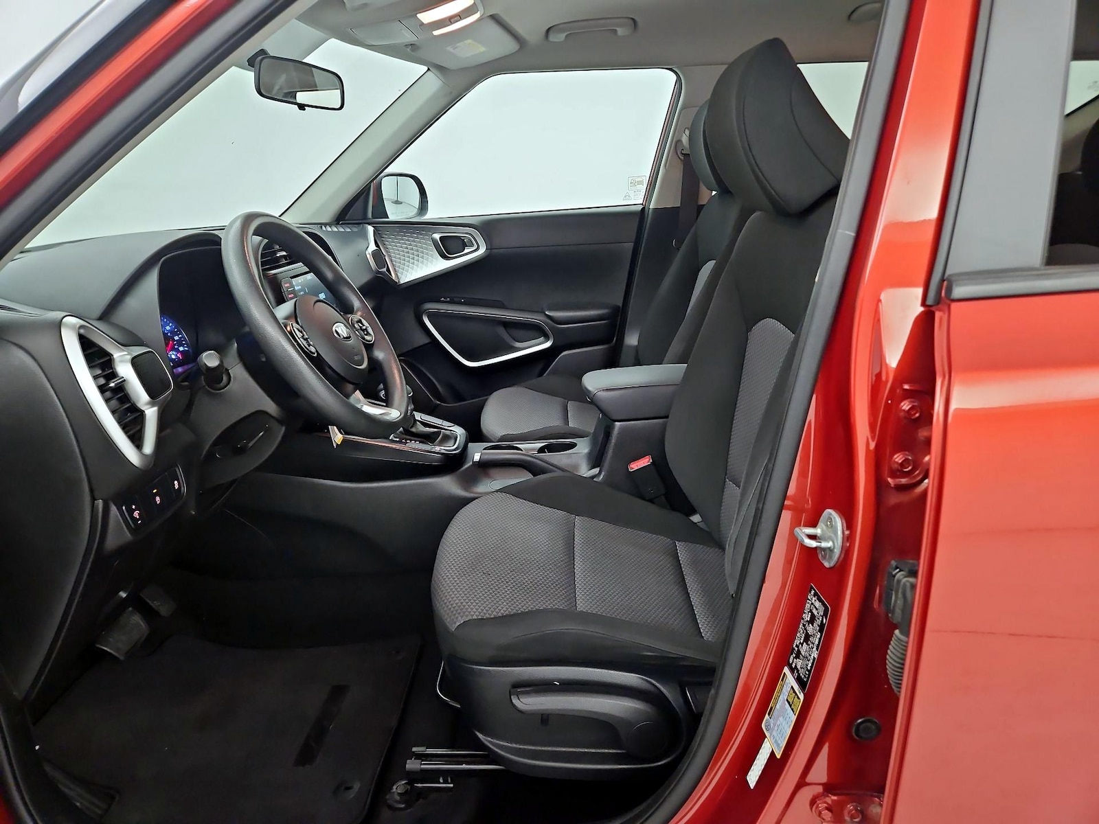 2021 Kia Soul LX - Photo 10