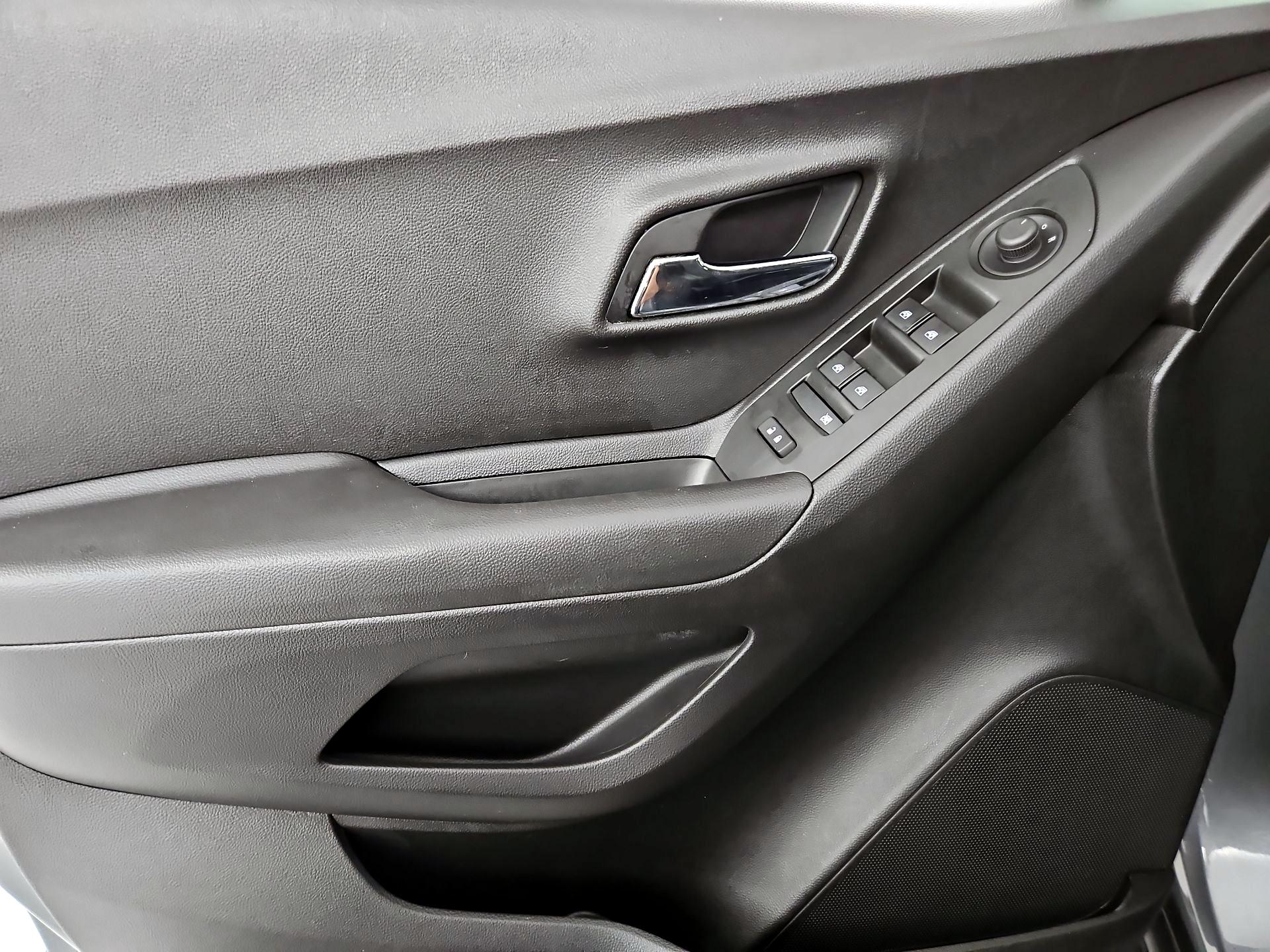 Thumbnail: 2019 Chevrolet Trax - 10