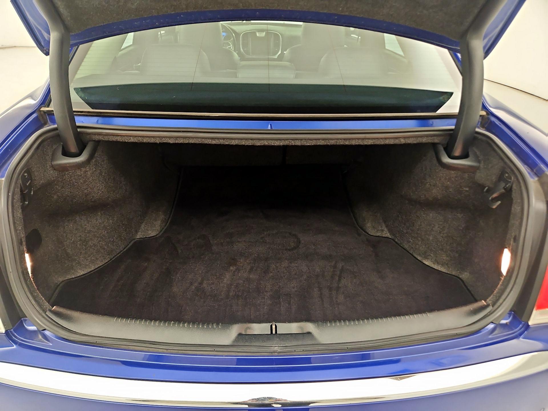 Thumbnail: 2018 Chrysler 300 - 20