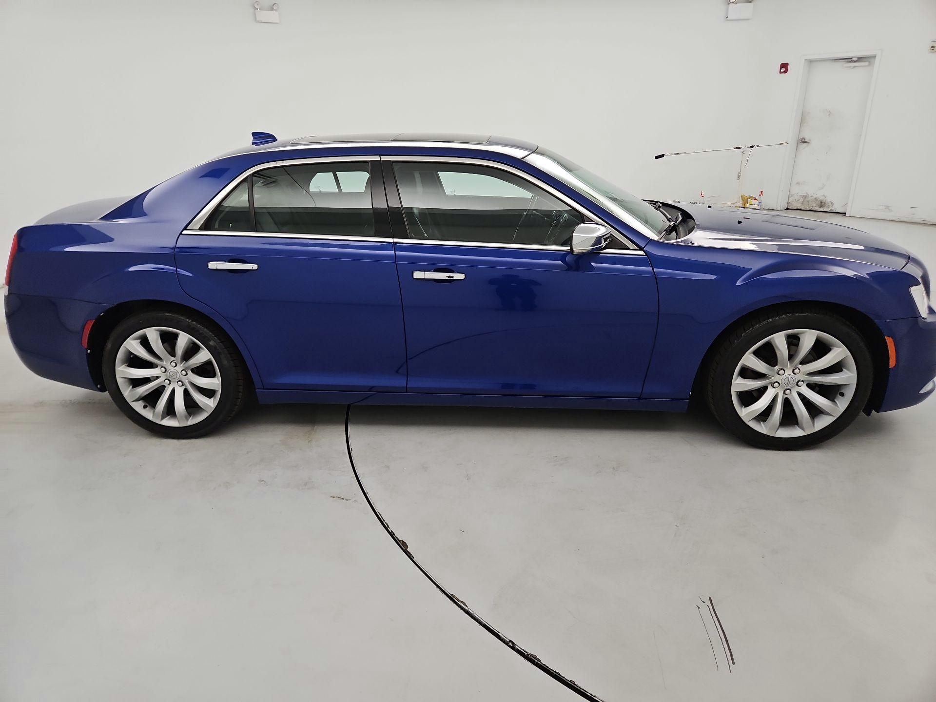 Thumbnail: 2018 Chrysler 300 - 4