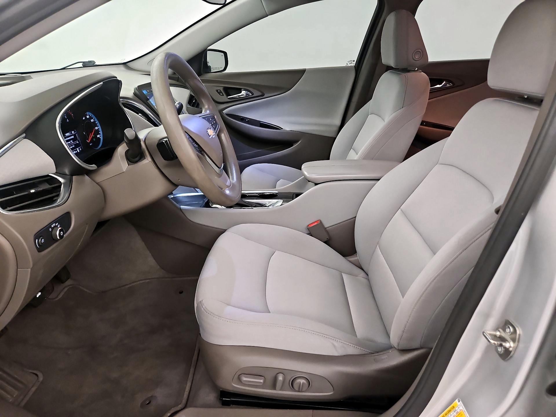 Thumbnail: 2021 Chevrolet Malibu - 9