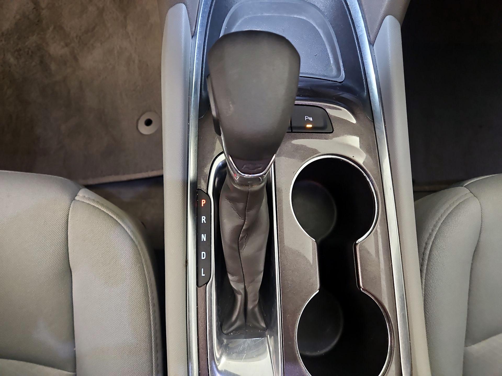 Thumbnail: 2021 Chevrolet Malibu - 15