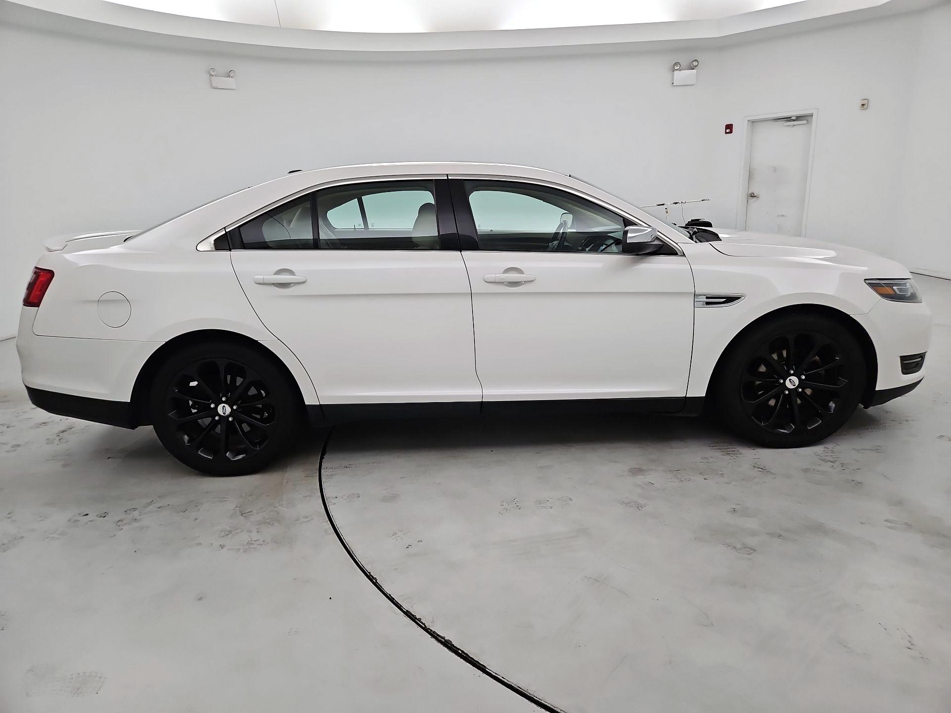 Thumbnail: 2017 Ford Taurus - 4