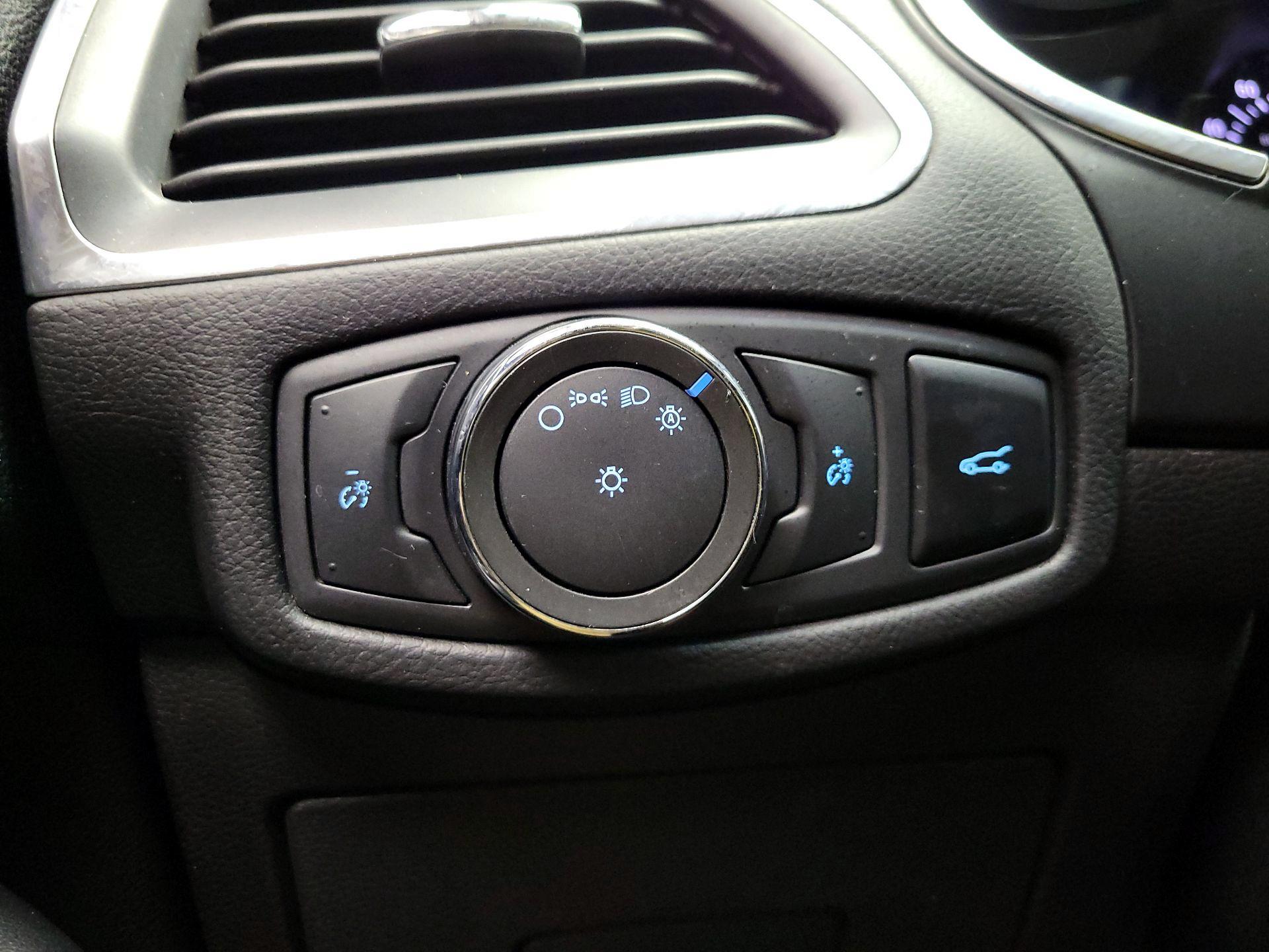 Thumbnail: 2015 Ford Edge - 13