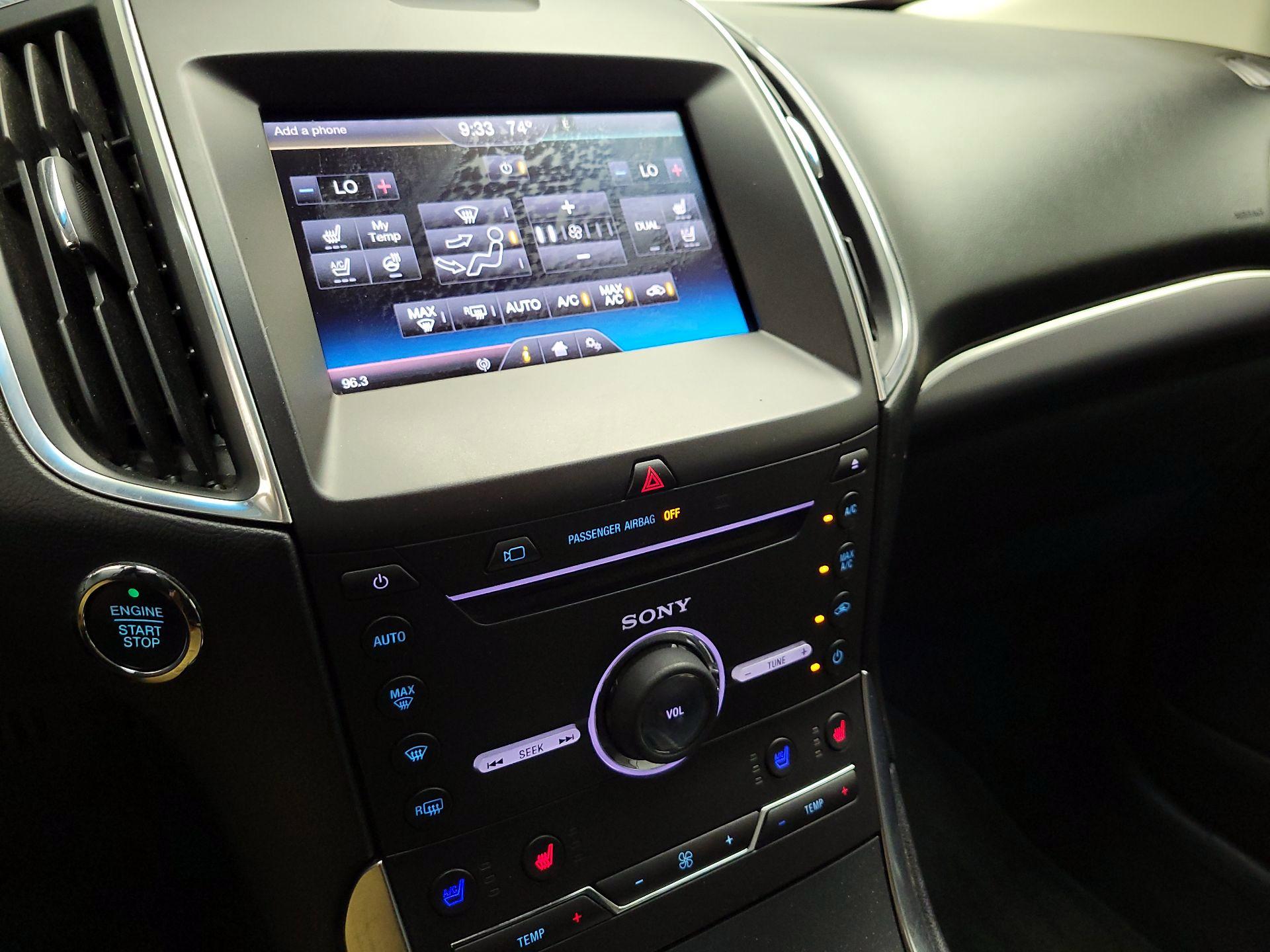 Thumbnail: 2015 Ford Edge - 17