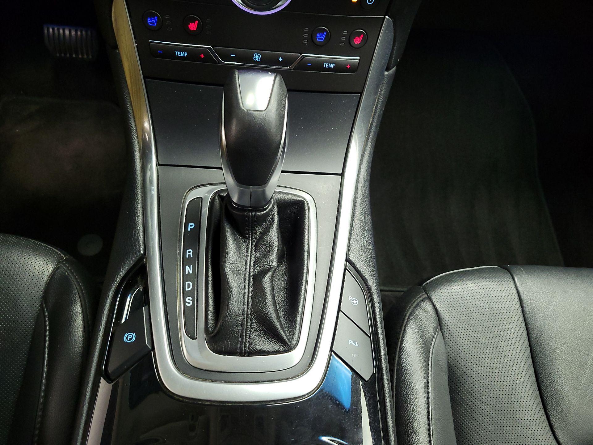 Thumbnail: 2015 Ford Edge - 18