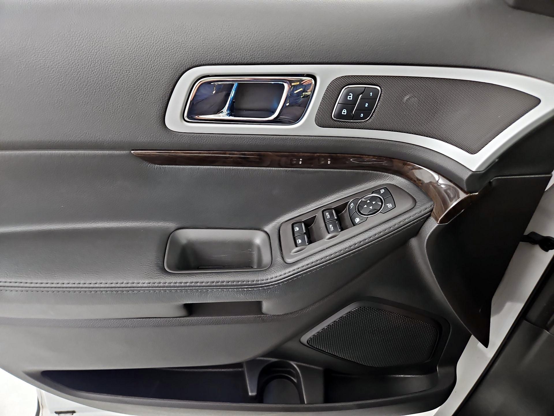 Thumbnail: 2014 Ford Explorer - 10