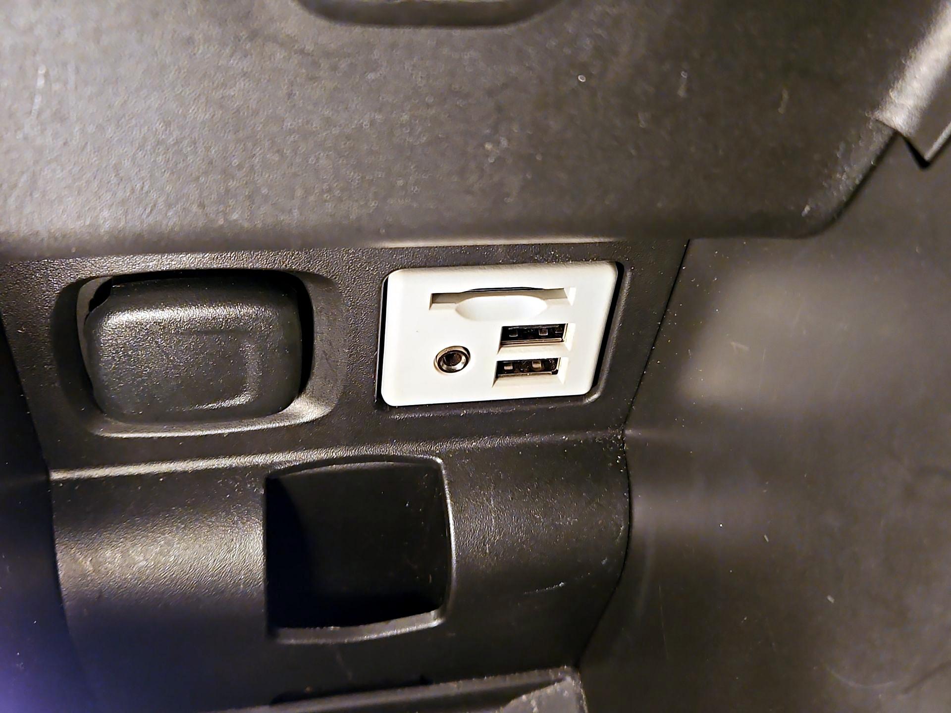 Thumbnail: 2015 Chevrolet Impala - 16
