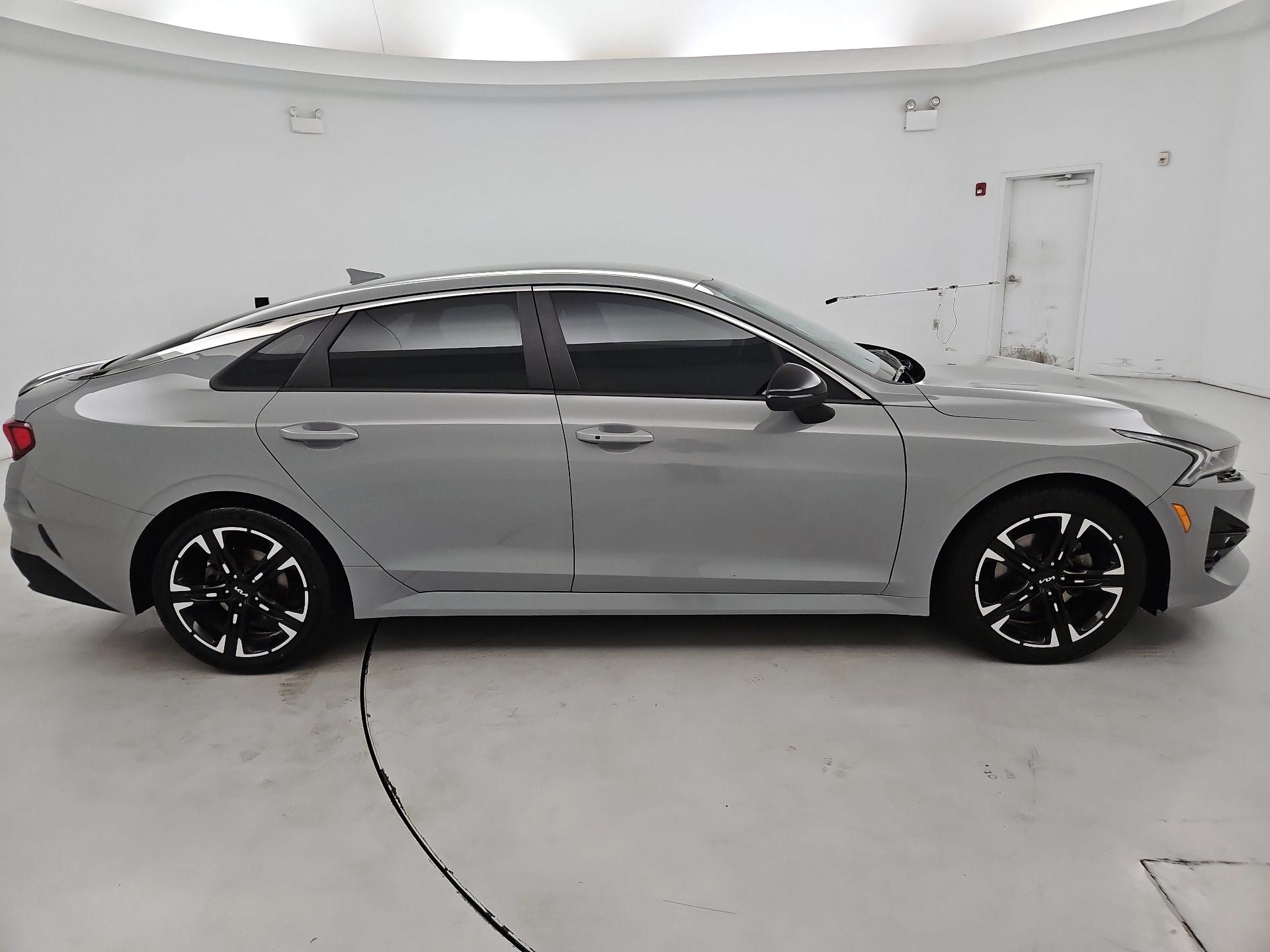 Thumbnail: 2023 Kia K5 - 4