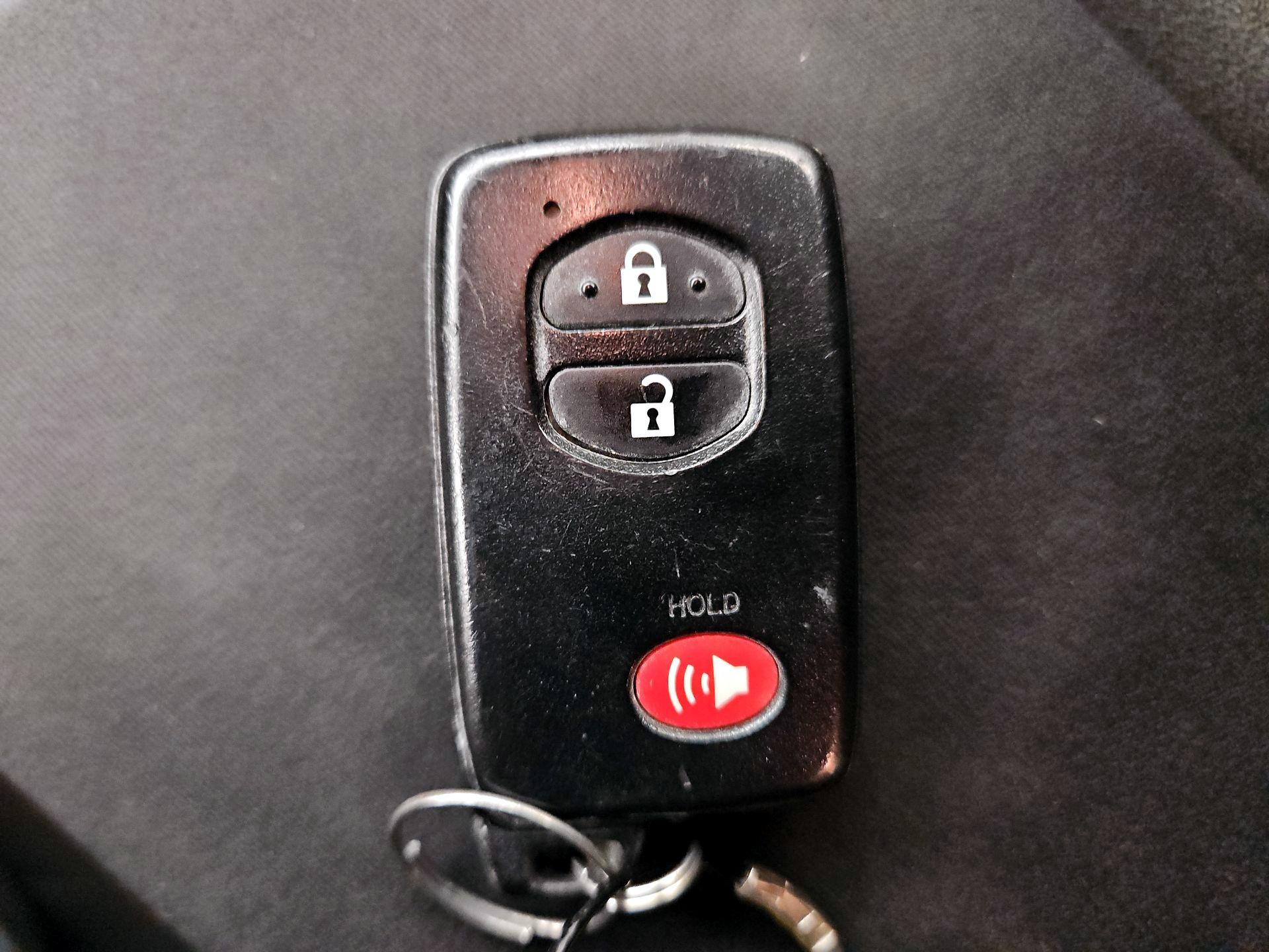 Thumbnail: 2014 Toyota Prius - 20