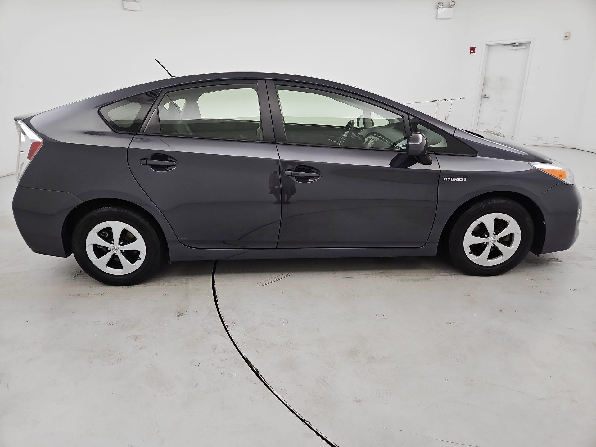 Thumbnail: 2014 Toyota Prius - 4