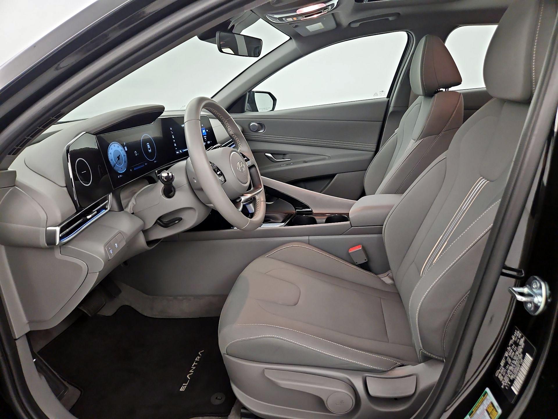 Thumbnail: 2025 Hyundai Elantra - 9