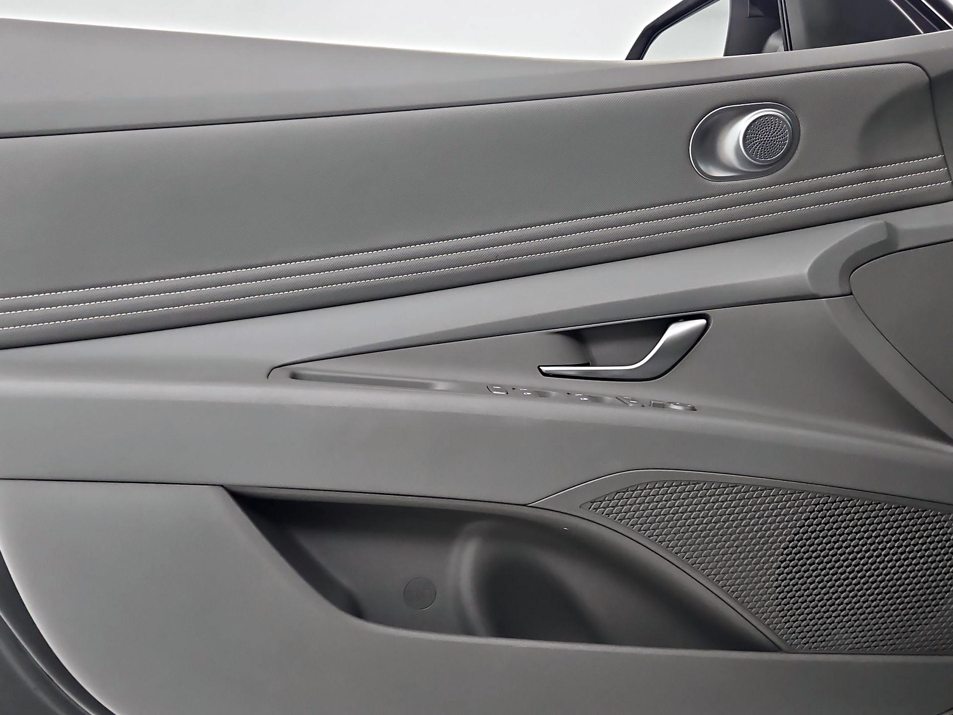 Thumbnail: 2025 Hyundai Elantra - 10