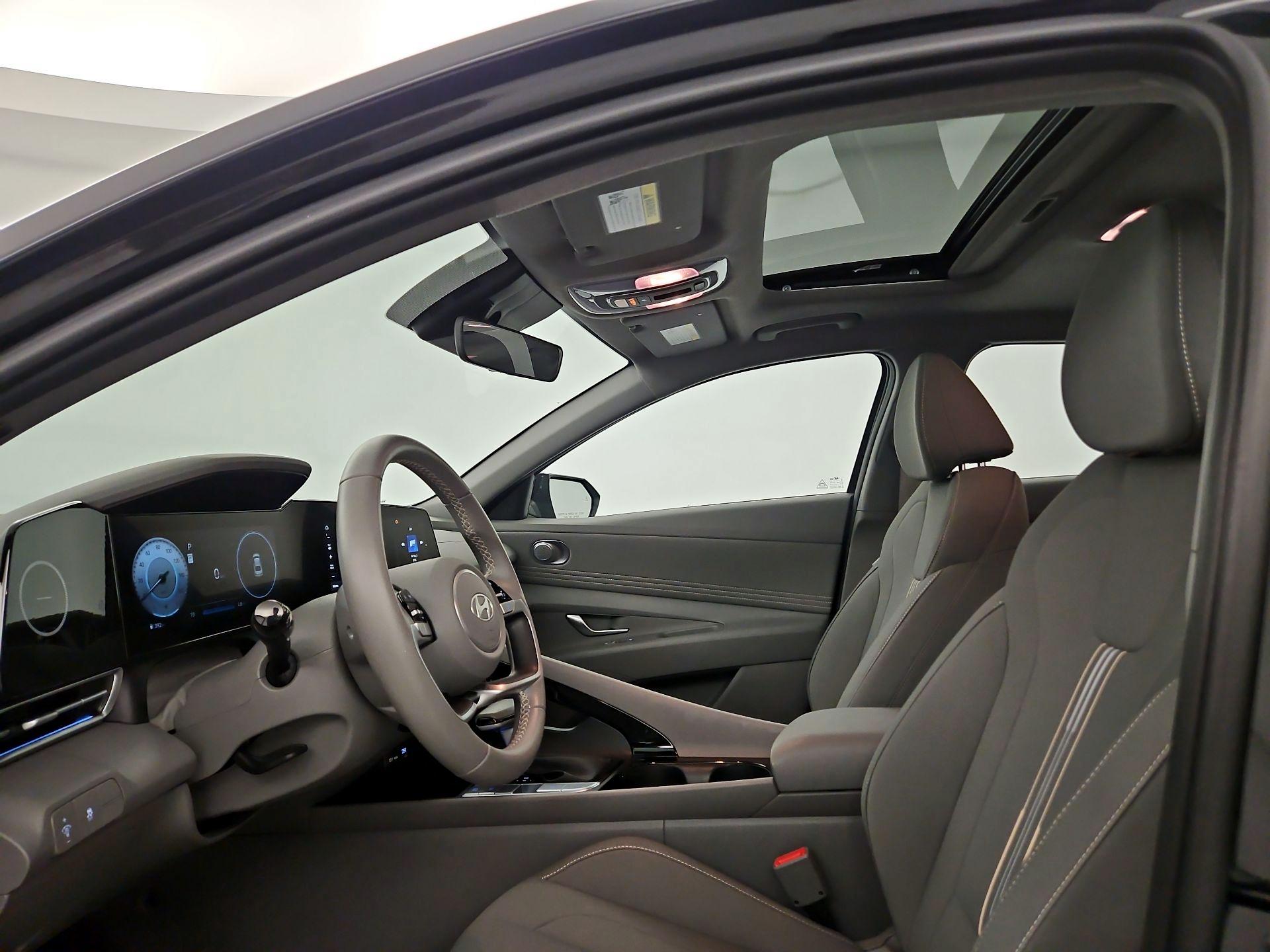 Thumbnail: 2025 Hyundai Elantra - 18
