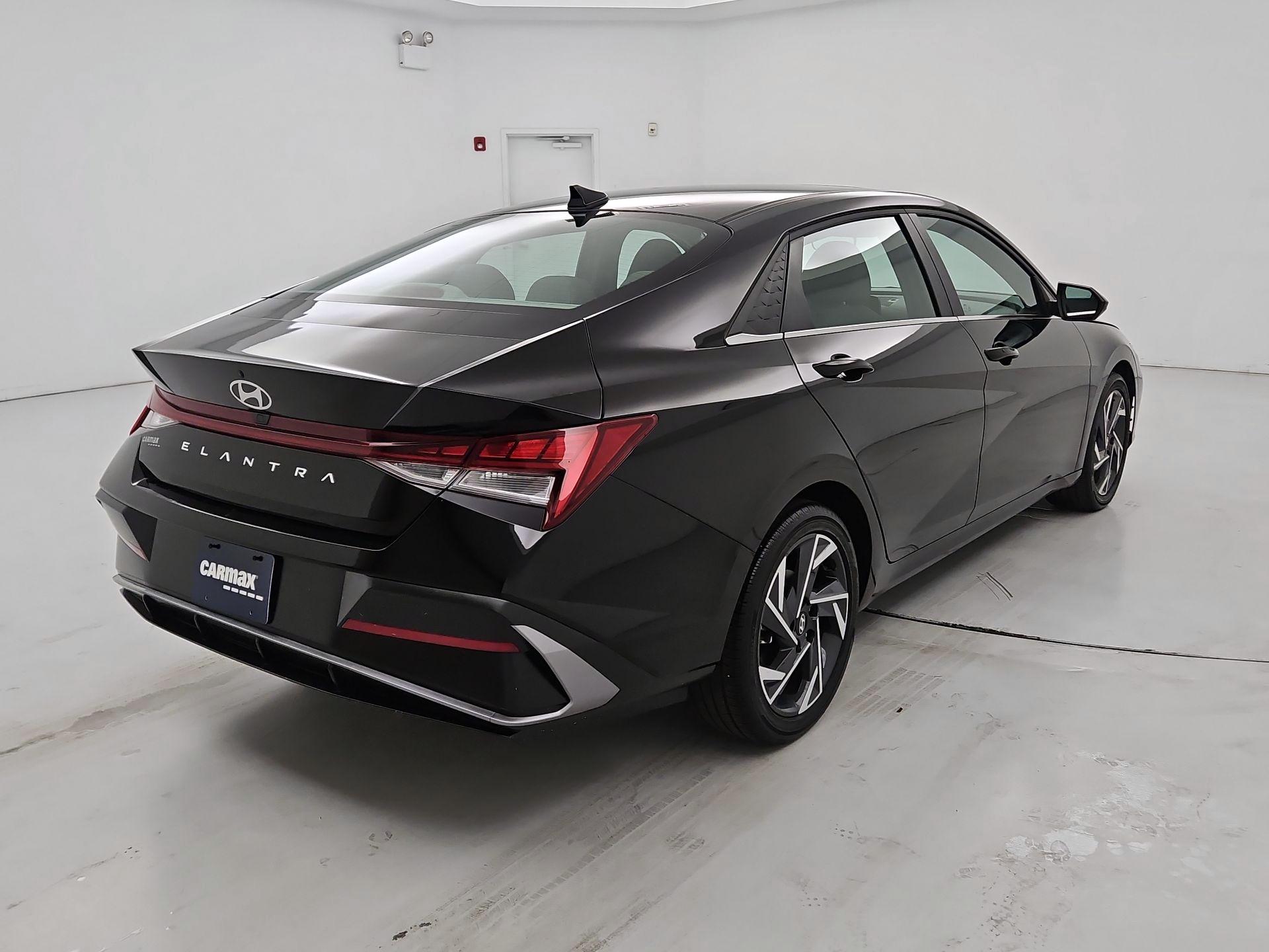 Thumbnail: 2025 Hyundai Elantra - 5