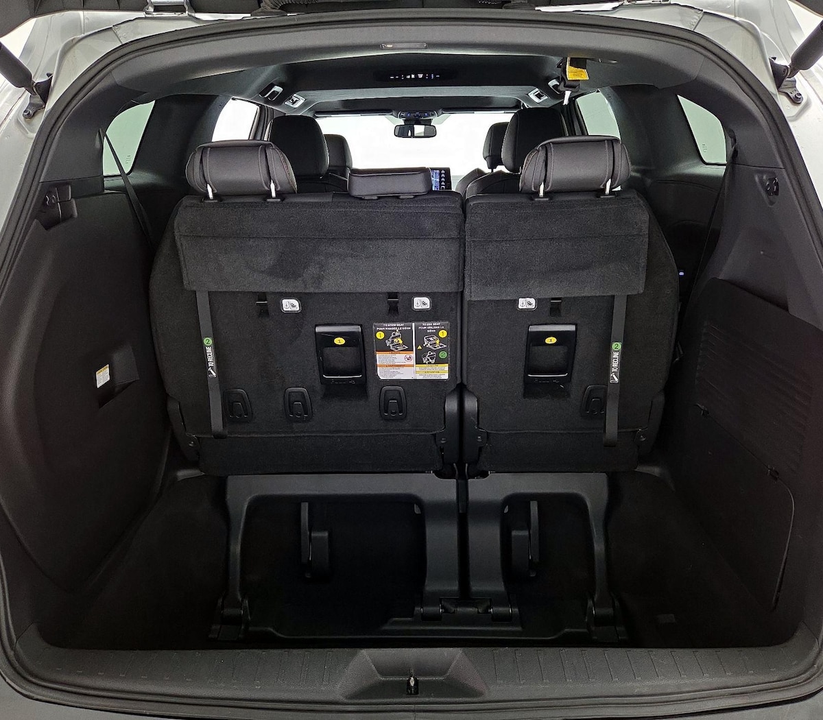 Trunk/Cargo (Seats Up)